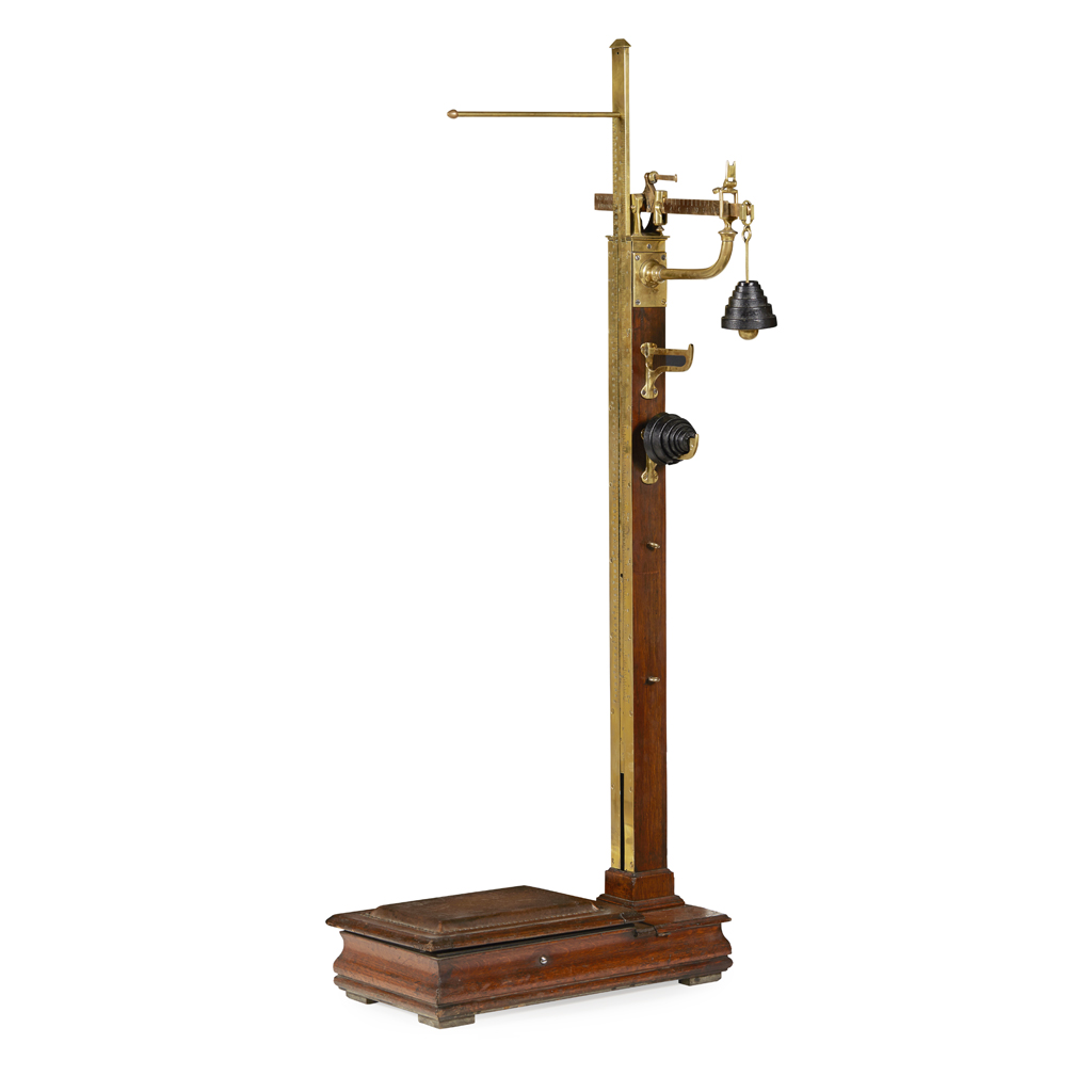 SET OF BRASS AND OAK FLOOR SCALES, BY W. & T. AVERY LTD, BIRMINGHAM