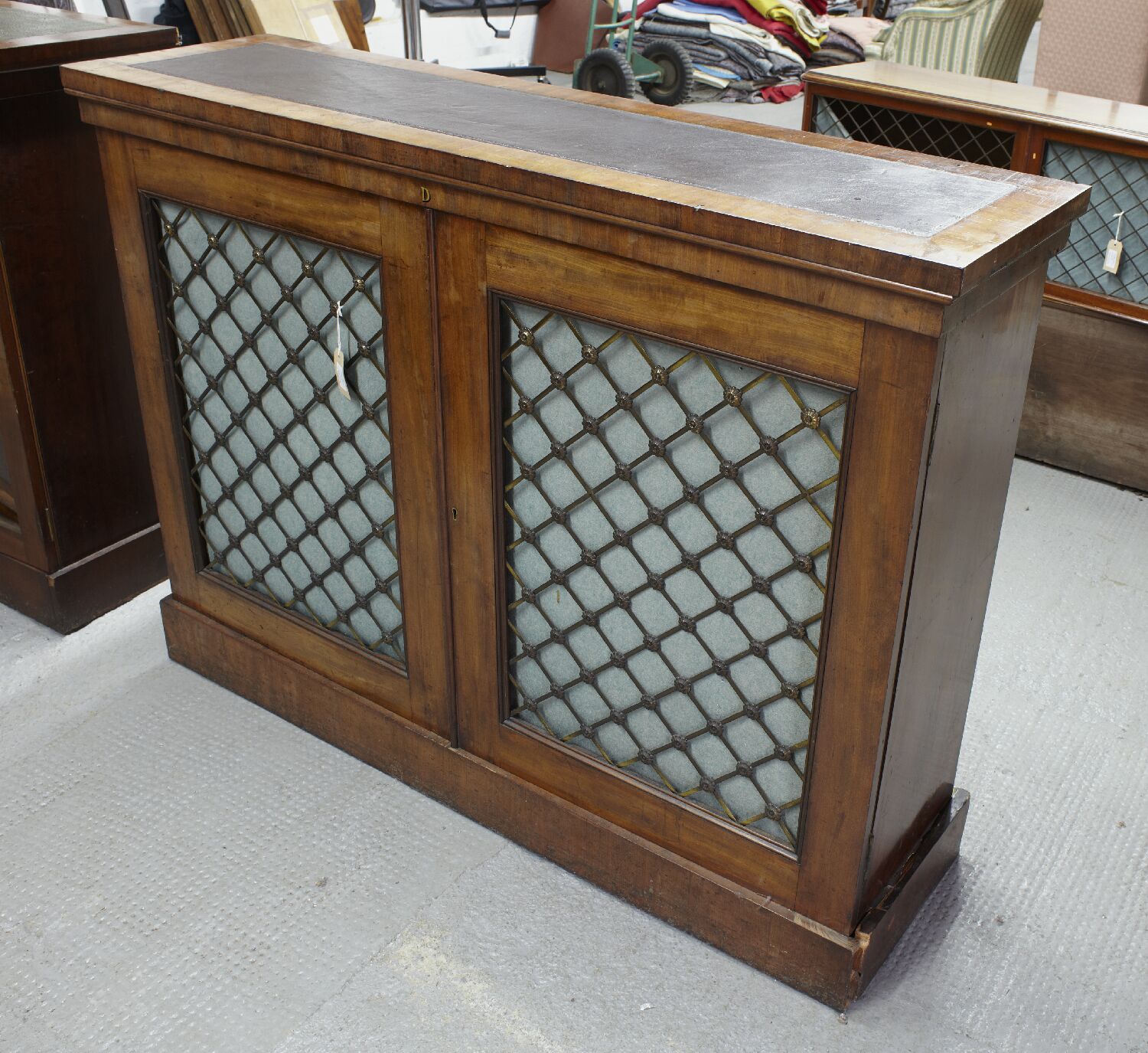 VICTORIAN MAHOGANY DWARF BOOKCASE