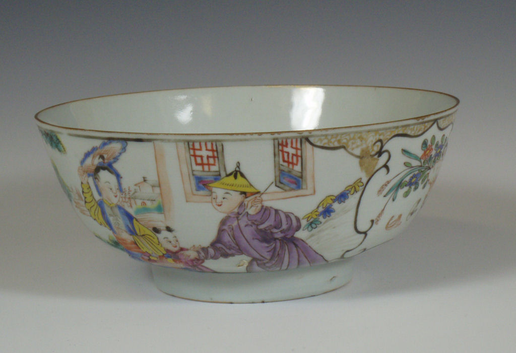 A 19th century Chinese famille rose porcelain bowl