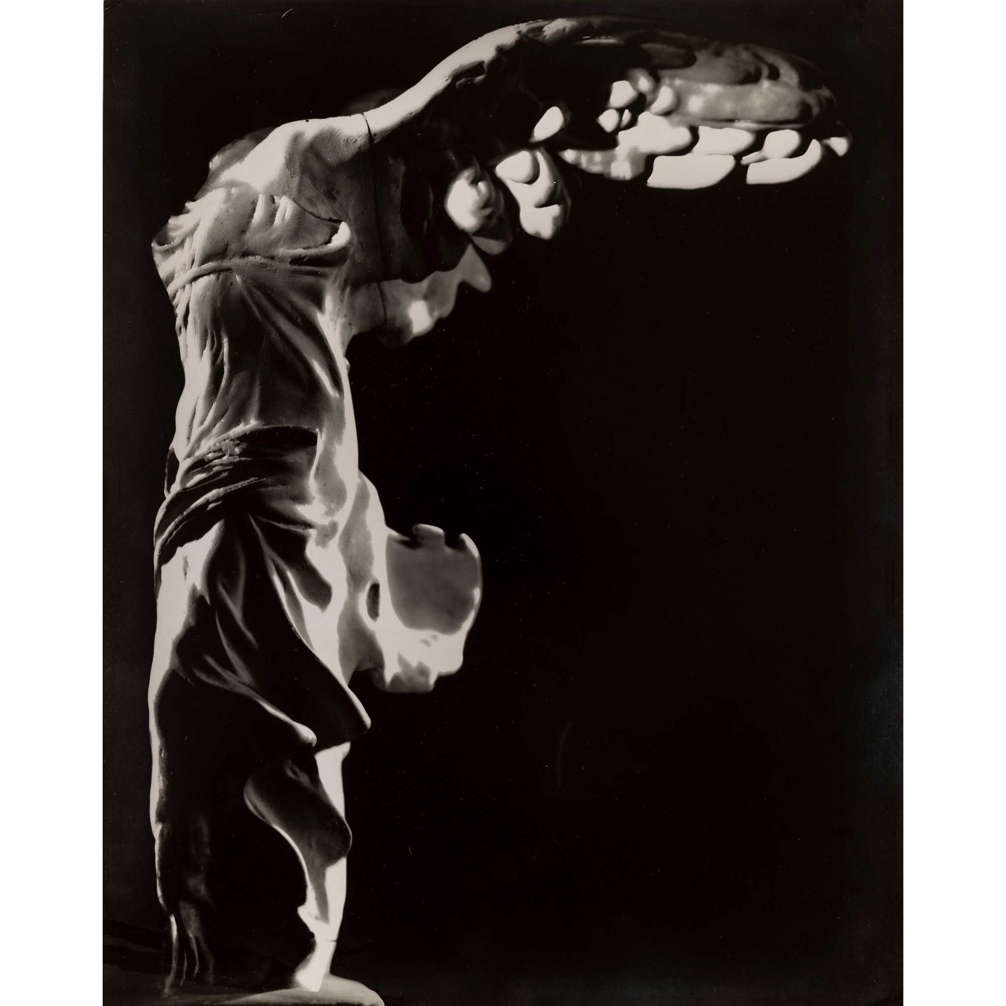 ERWIN BLUMENFELD (GERMAN / AMERICAN 1897-1969)