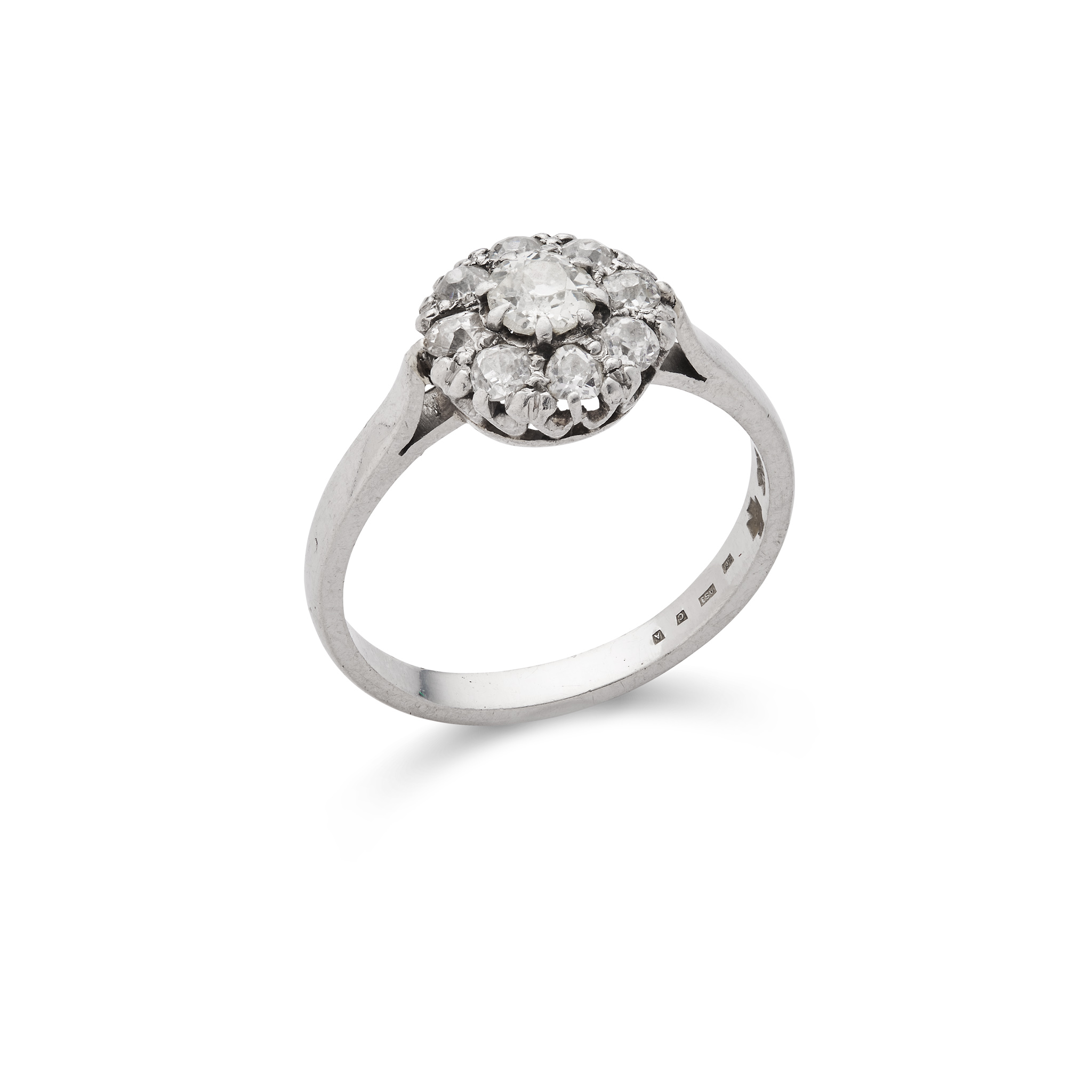 A diamond cluster ring