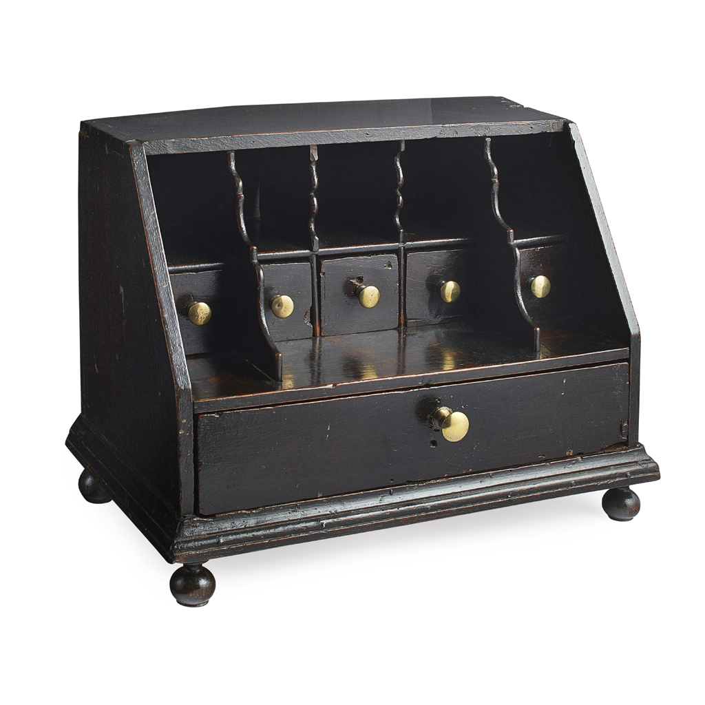 QUEEN ANNE OAK TABLE BUREAU