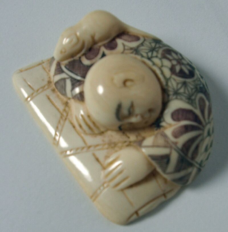 A Japanese ivory netsuke, Meiji period