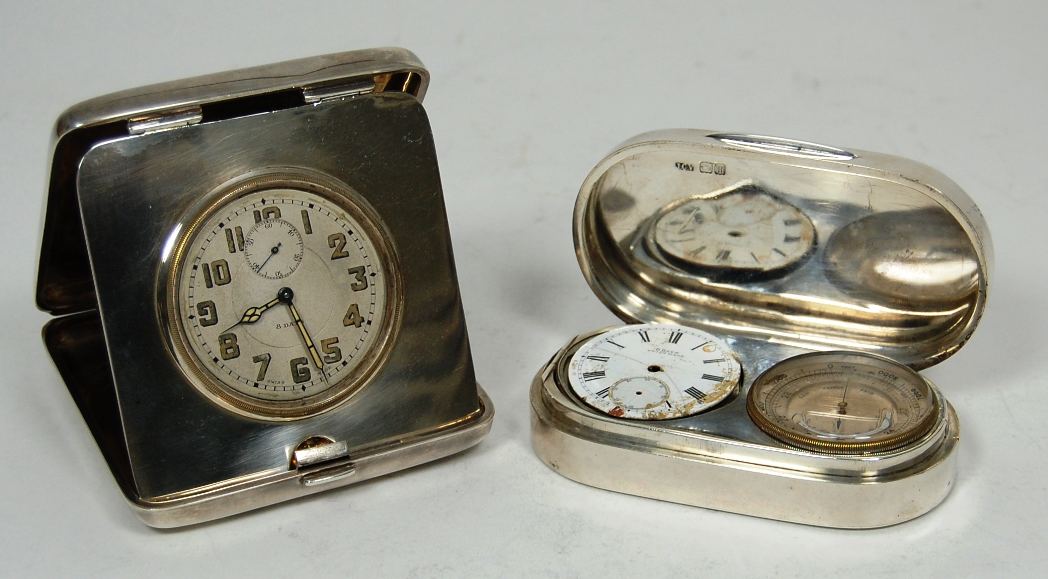 Silver ballooning watches in case