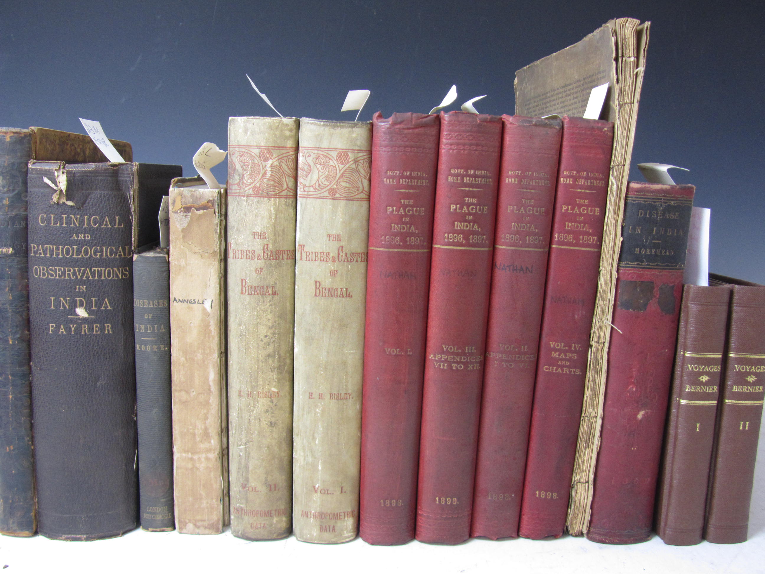 India, medicine -- Carter, H.V. SALEROOM NOTICE: LOT NO LONGER CONTAINS VOLUME BY ANNESLEY, SO 18 VOL. IN LOT