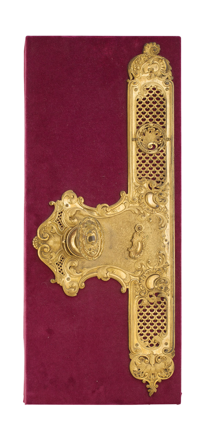 FINE CONTINENTAL ORMOLU DOOR PLATE AND HANDLE
