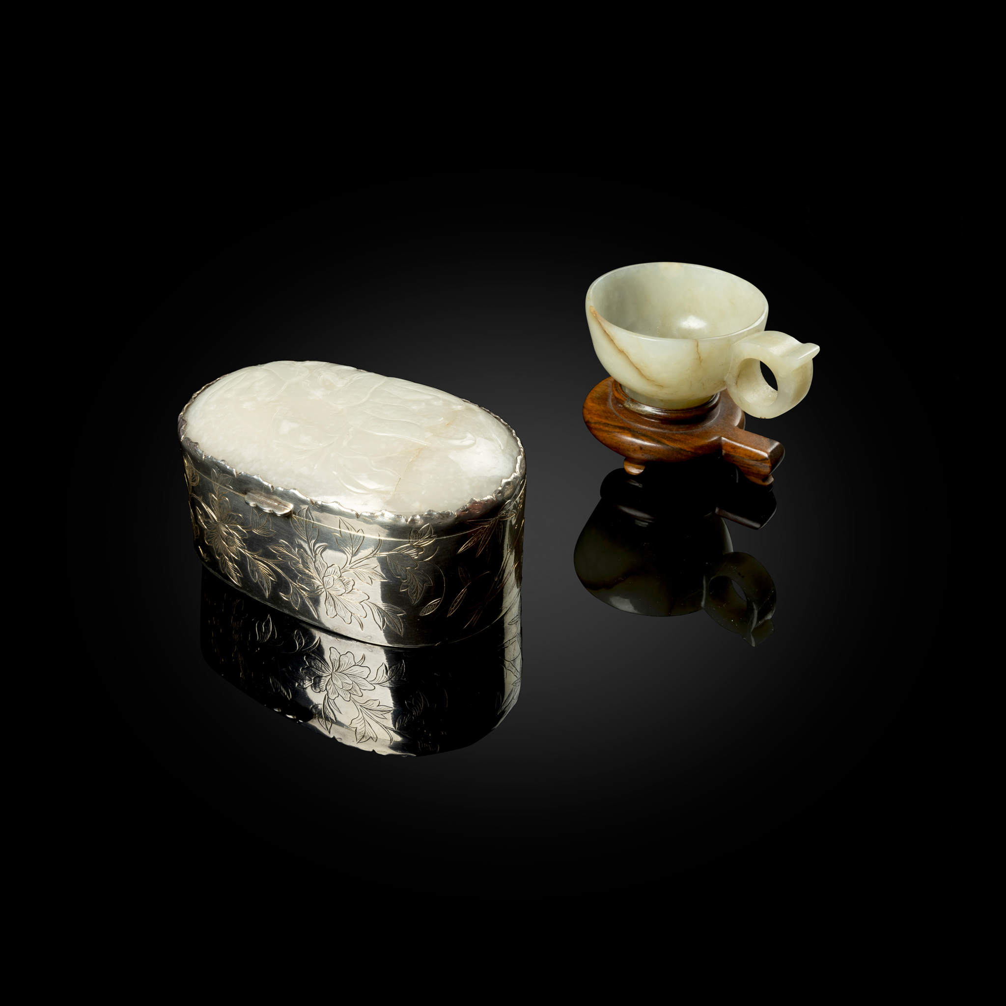 CHINESE PALE CELADON JADE CUP AND WHITE JADE PLAQUE INLAID SILVER BOX