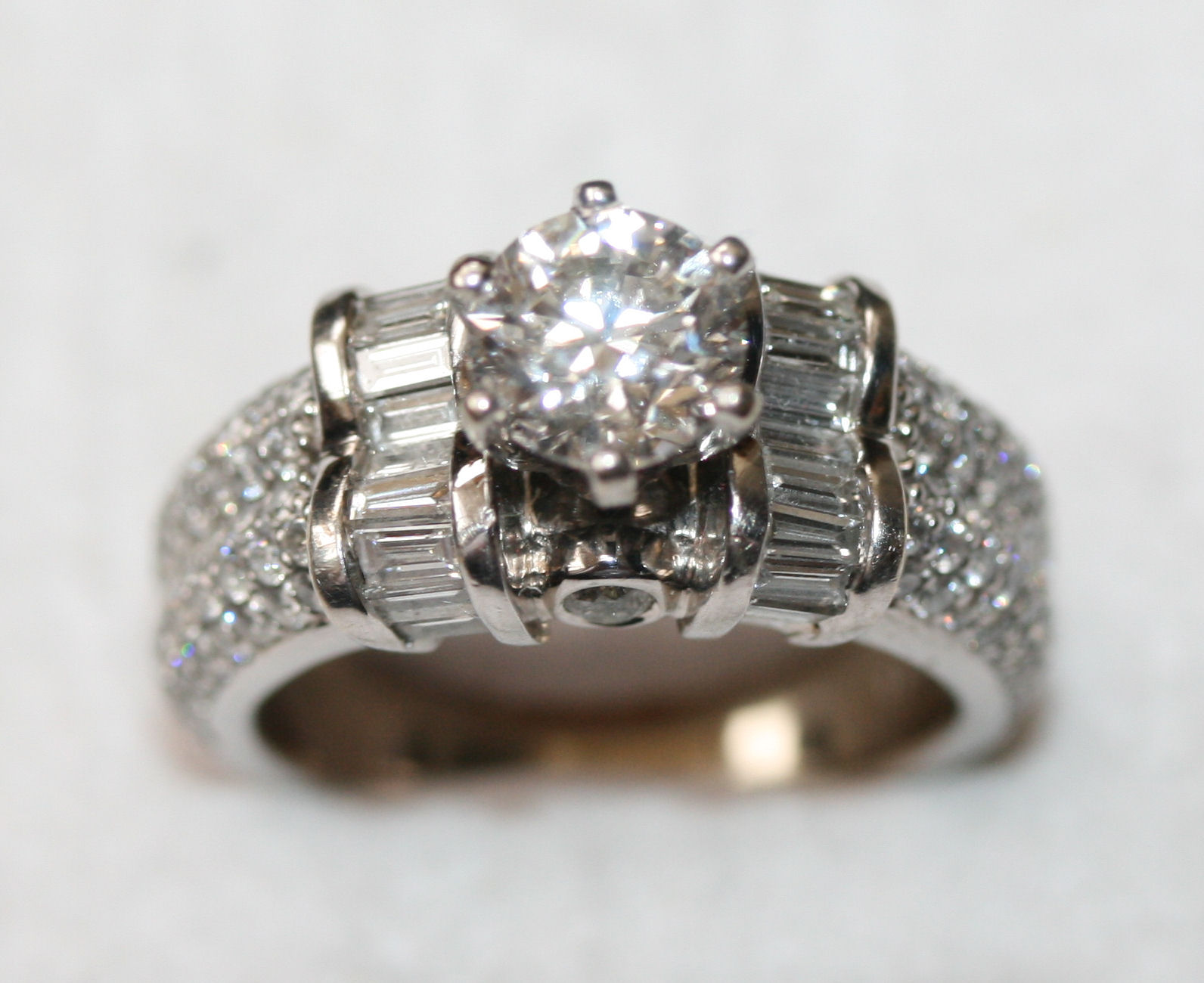 An all diamond cluster ring