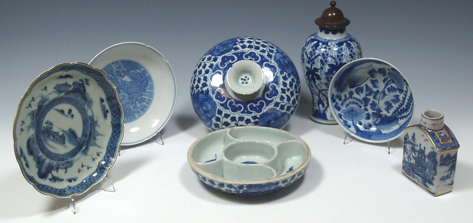 A collection of Chinese blue and white porcelain,
