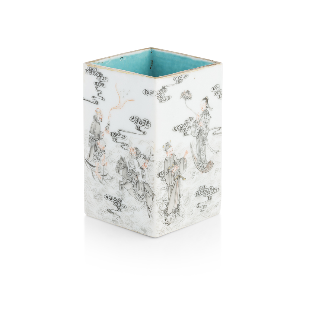 GRISAILLE DECORATED 'EIGHT IMMORTALS' BRUSHPOT, BI TONG