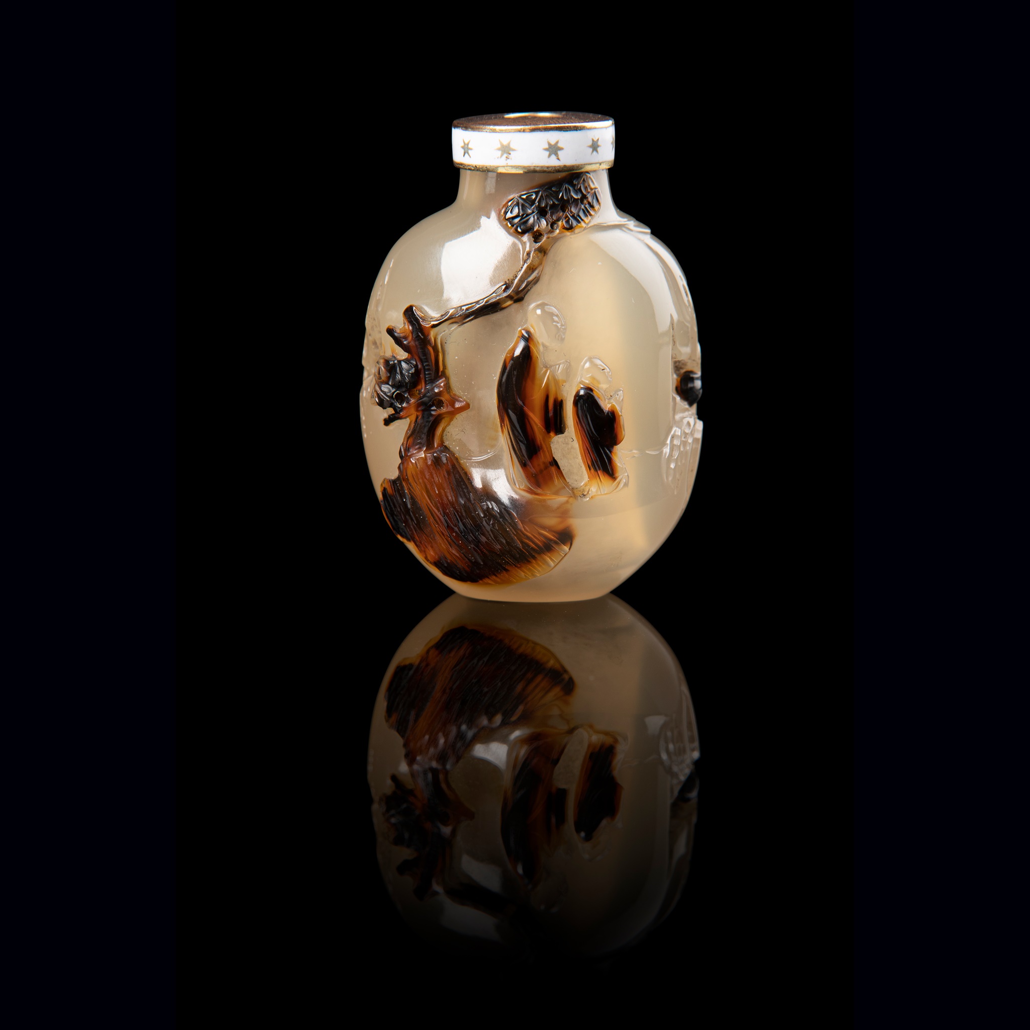 AGATE 'MONKS' SNUFF BOTTLE