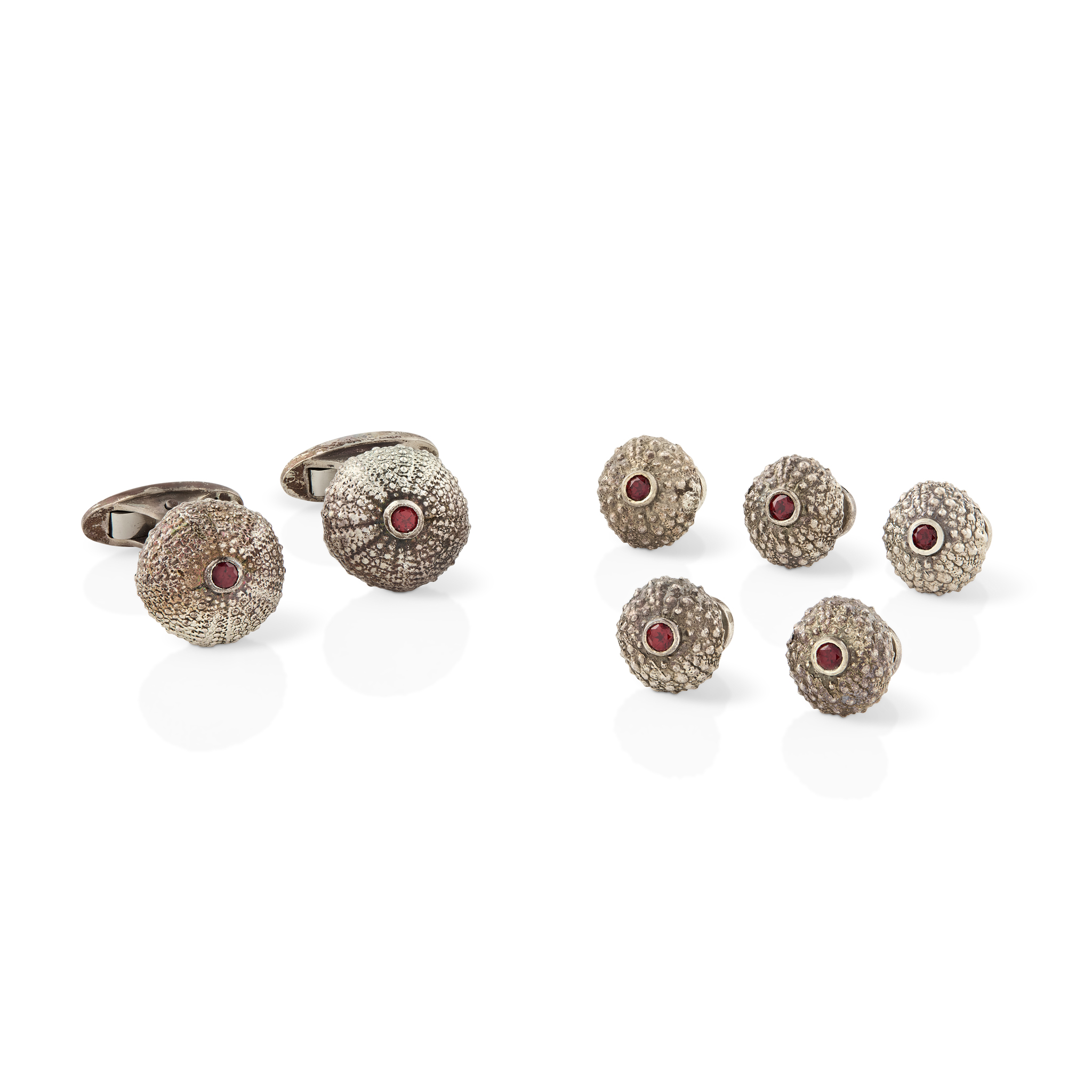 A CASED PAIR OF CUFFLINKS