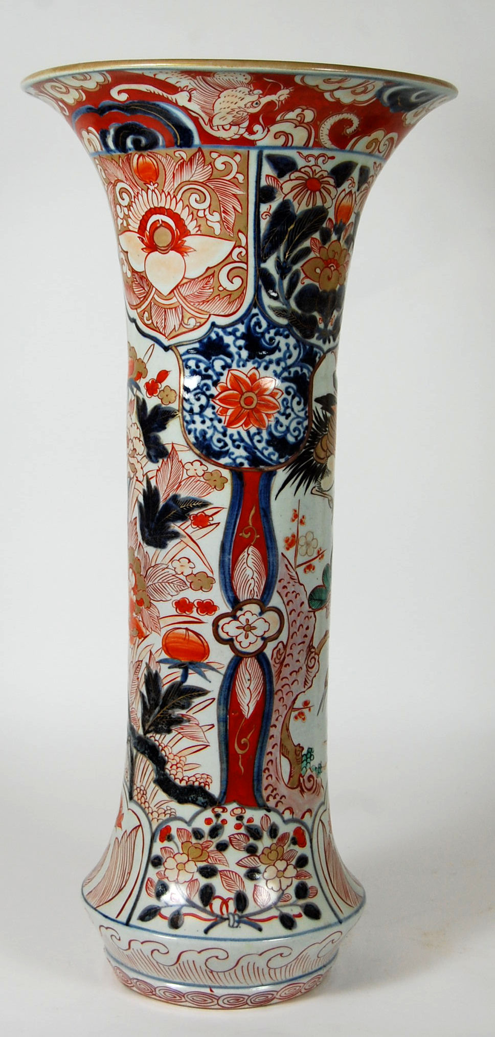 A large Japanese Imari vase, Edo period
