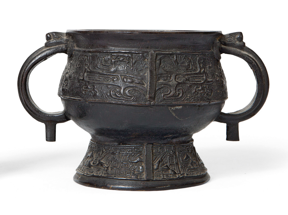 AN ARCHAIC STYLE BRONZE CENSER