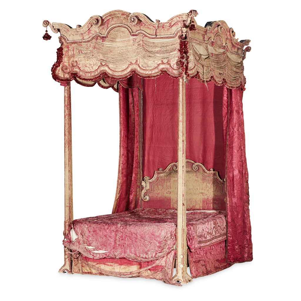 GEORGE I STYLE CRIMSON DAMASK COVERED TESTER BED