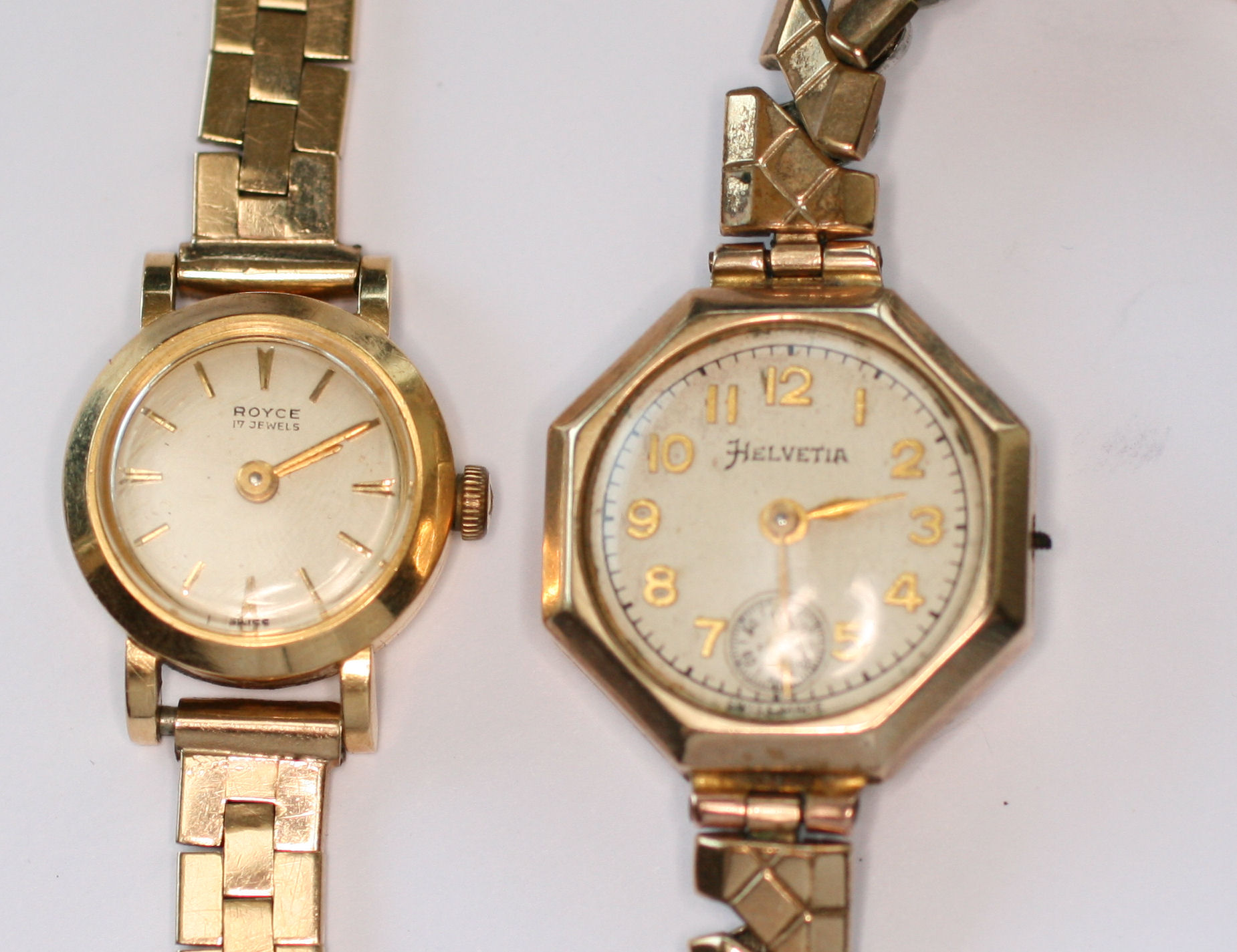 A lady's 9ct gold cased wrist watch