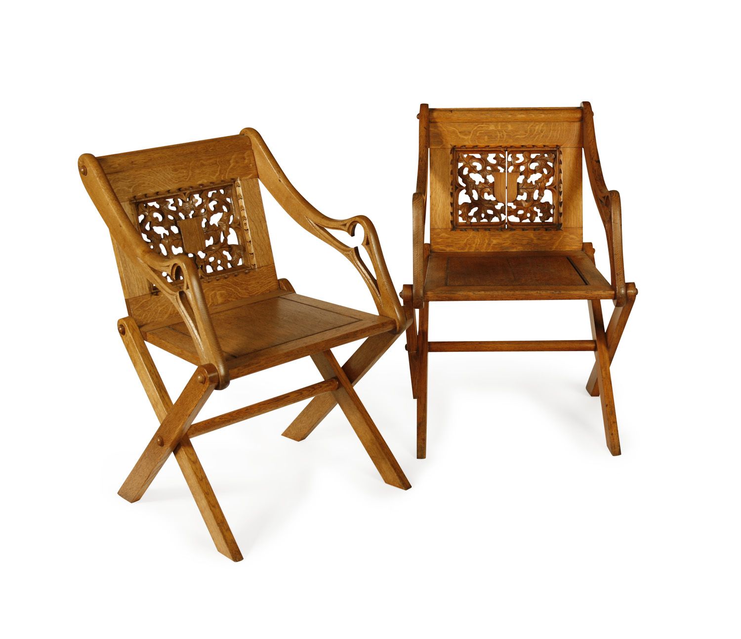 PAIR OF WYLIE AND LOCKHEAD OAK GLASTONBURY CHAIRS