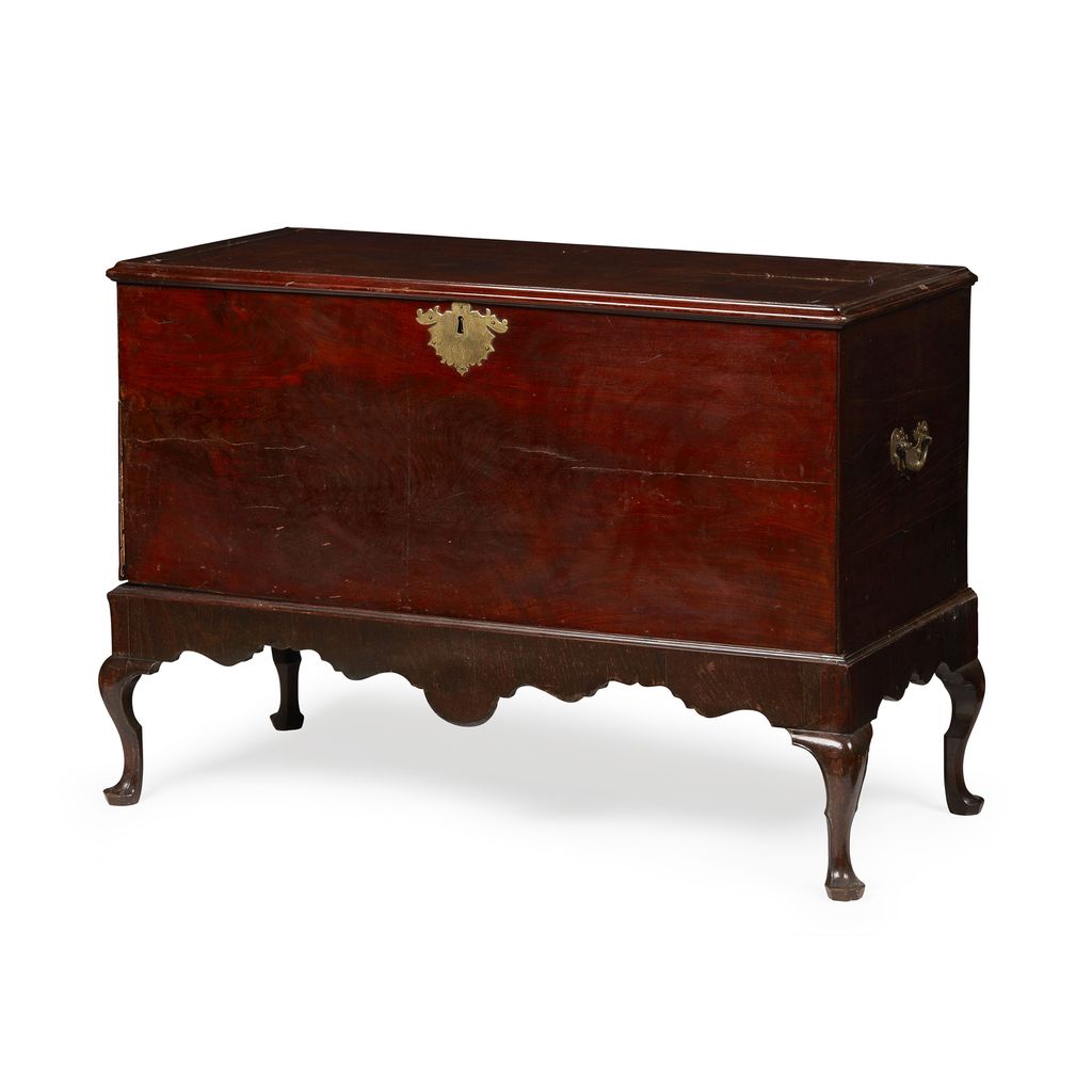 GEORGE III MAHOGANY MULE CHEST