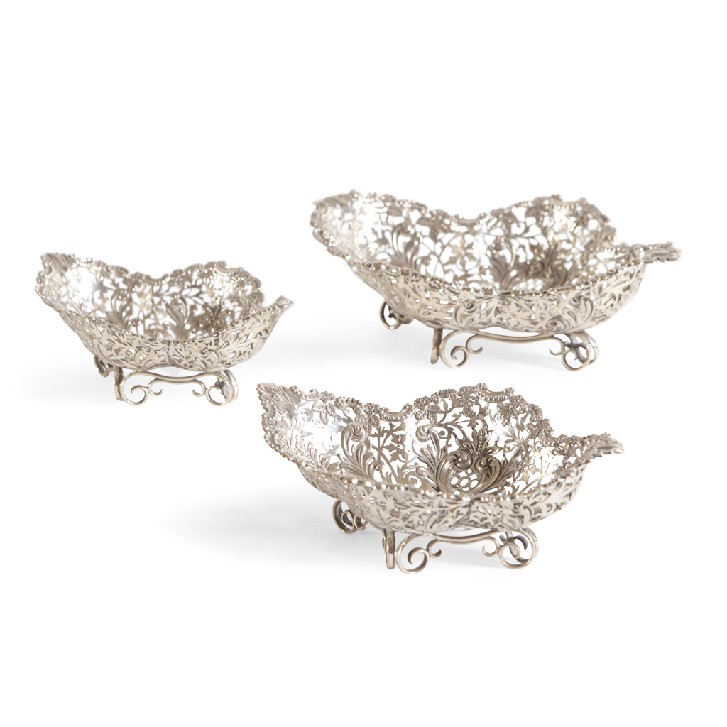 A SET OF THREE EDWARDIAN SILVER BON-BON DISHES