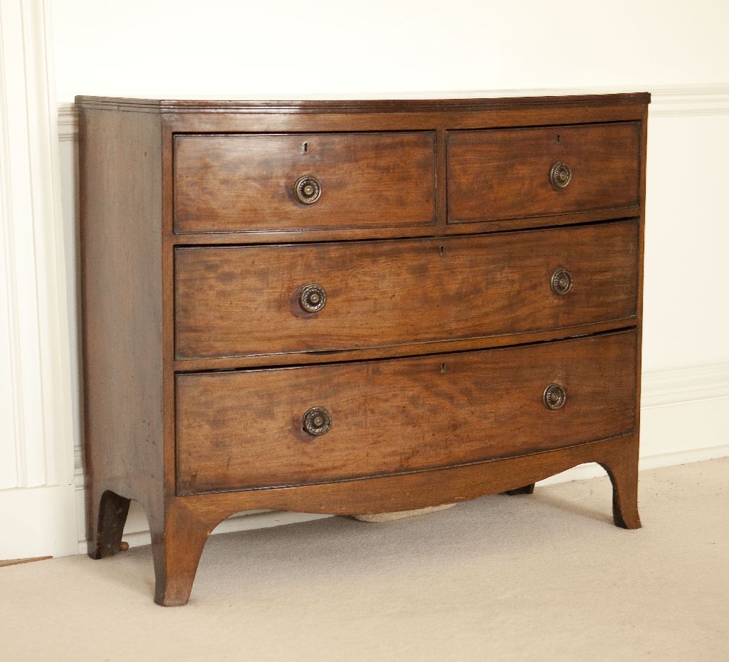 REGENCY MAHOGANY BOWFRONT CHEST