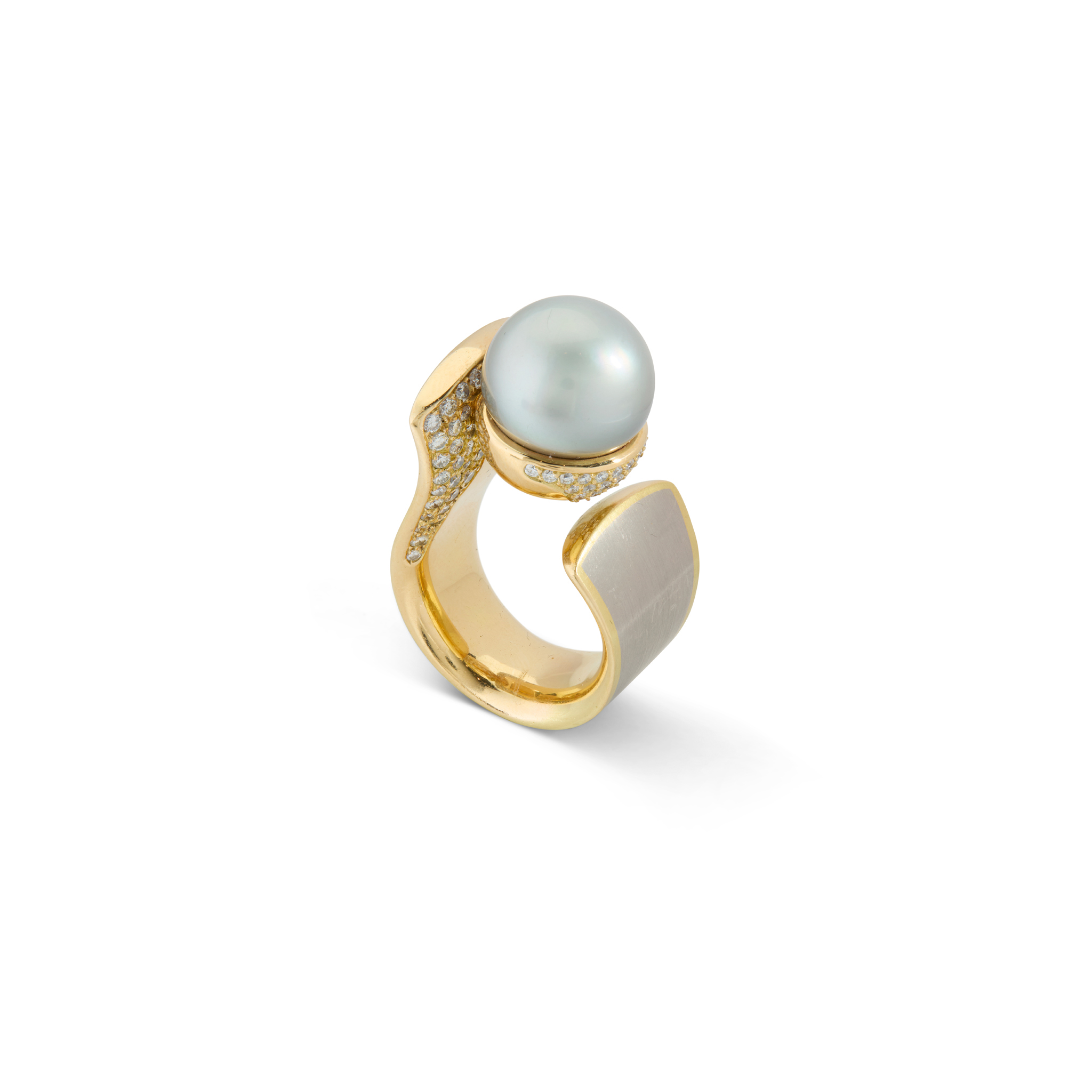 Peter Plöderl: A Tahitian pearl and diamond dress ring