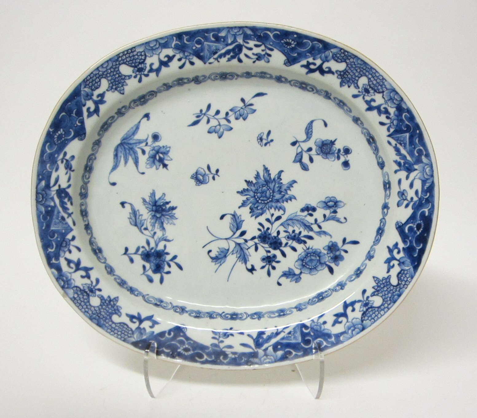 TWO CHINESE EXPORT SERVING DISHES