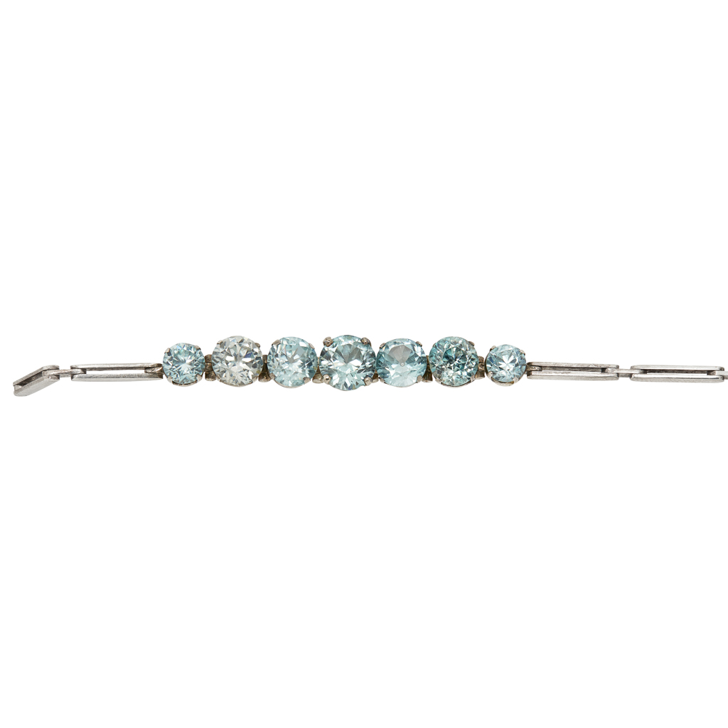 A zircon set bracelet