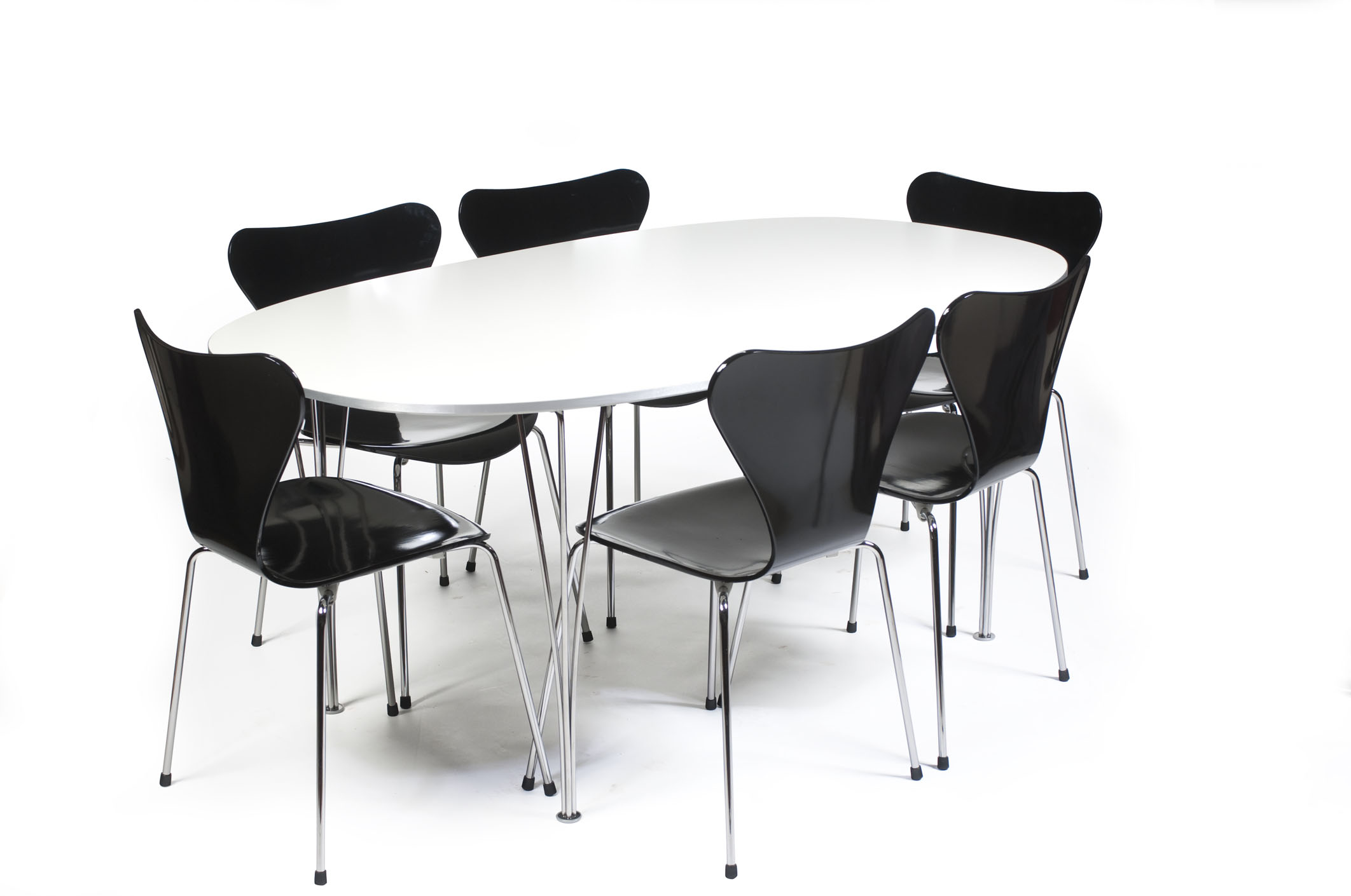 ARNE JACOBSEN FOR FRITZ HANSEN