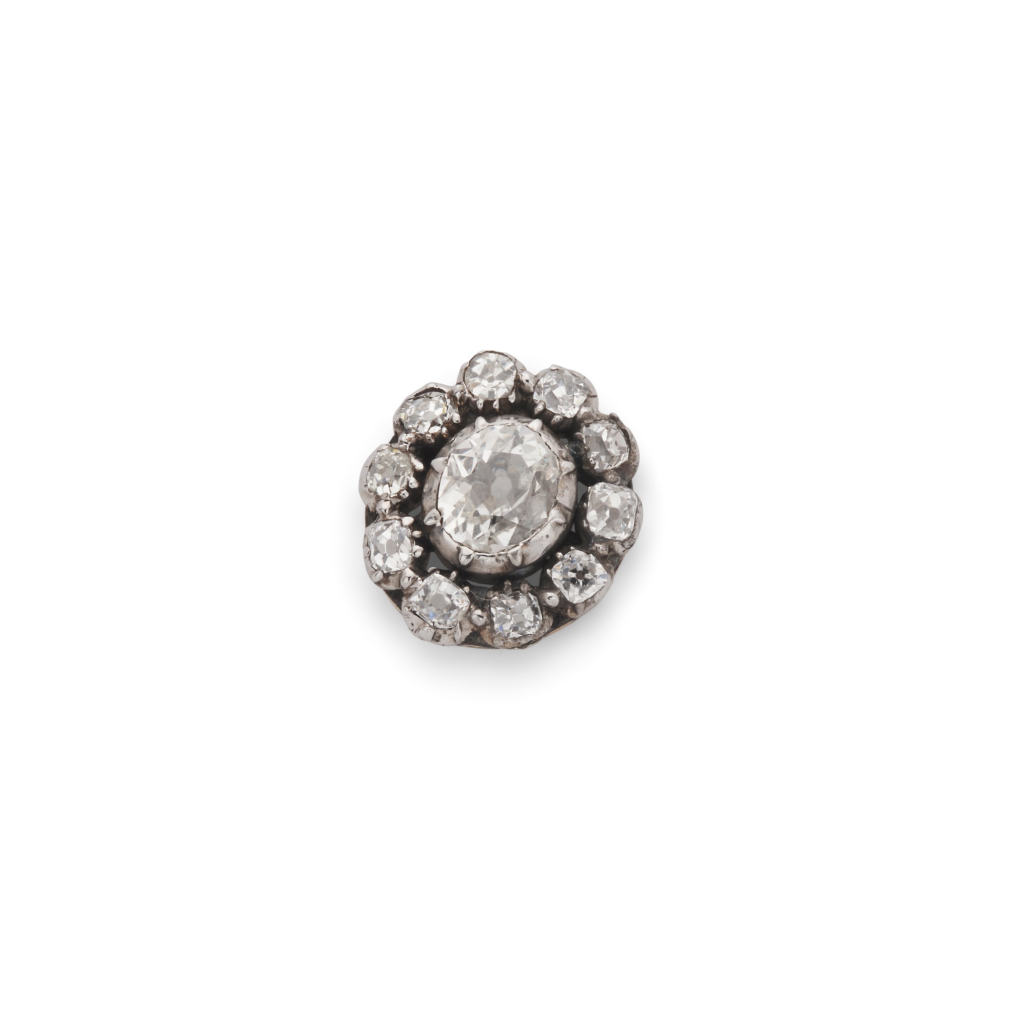 A single diamond cluster earring