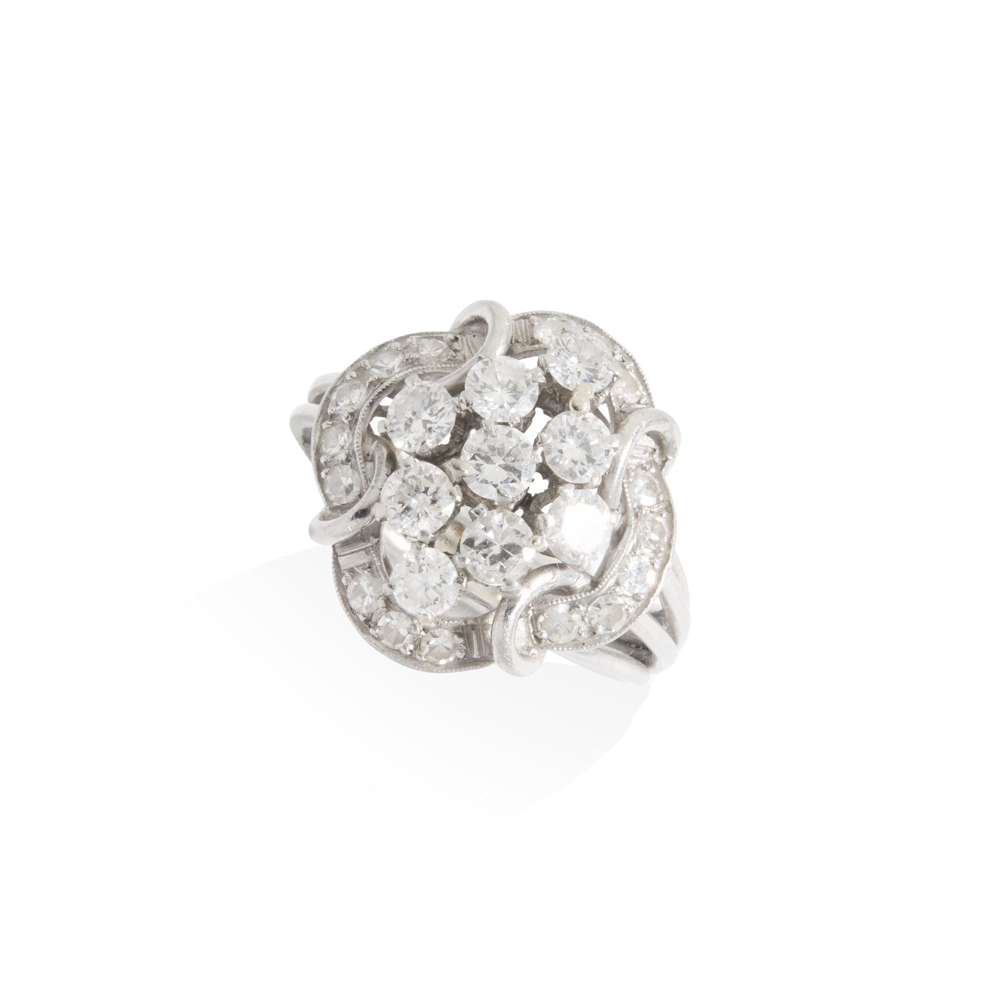A diamond cluster ring