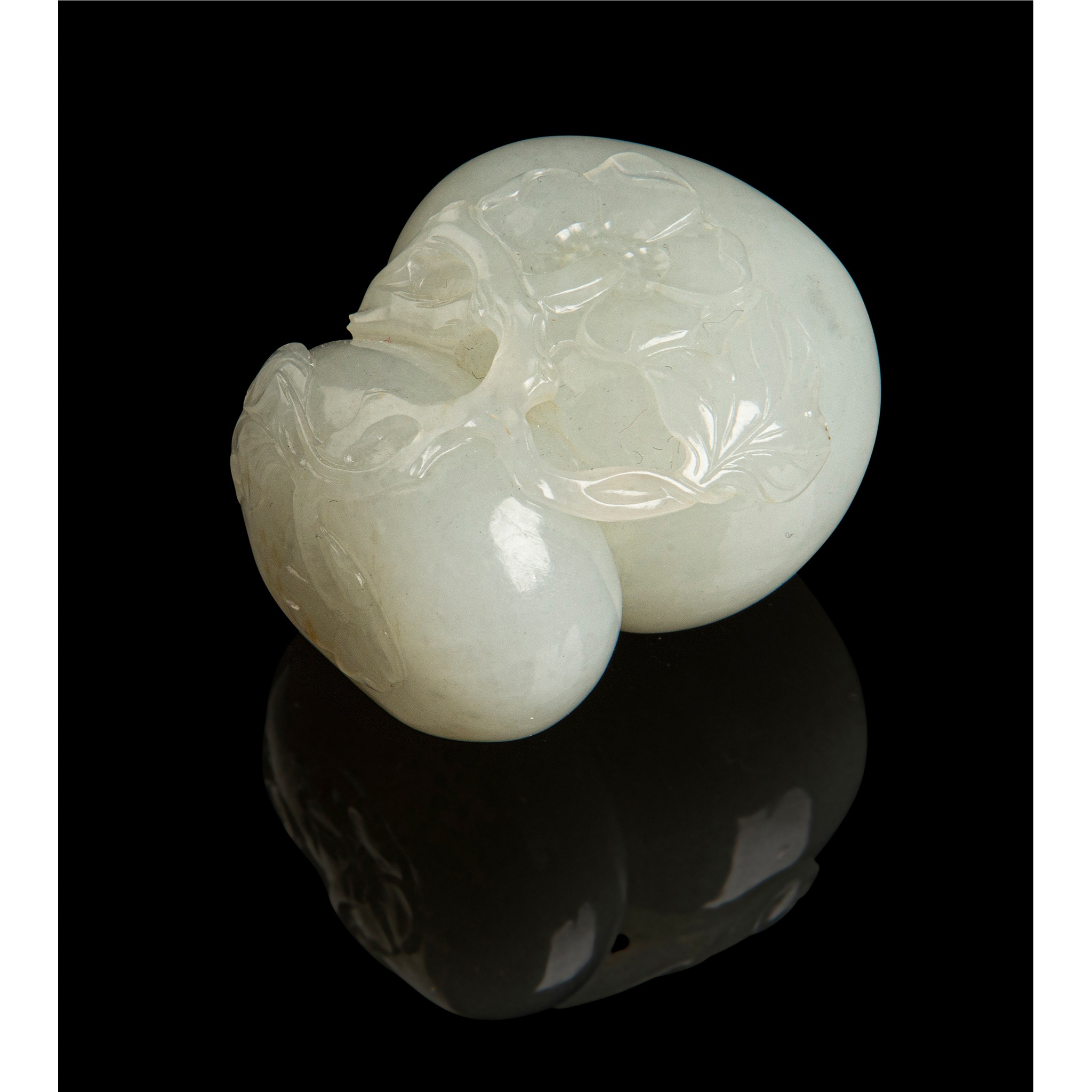 WHITE JADE 'PERSIMMON' PENDANT