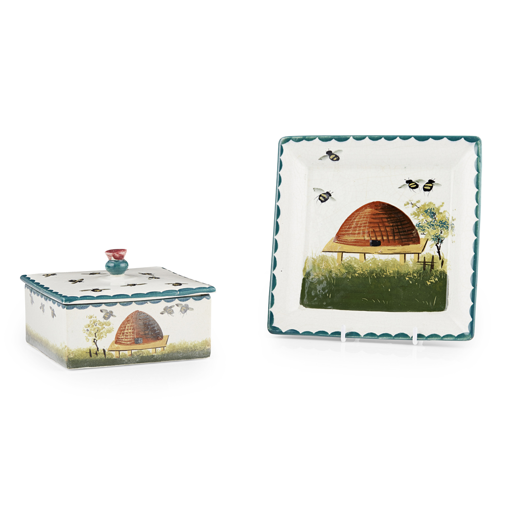 A WEMYSS WARE HONEY BOX, COVER AND STAND
