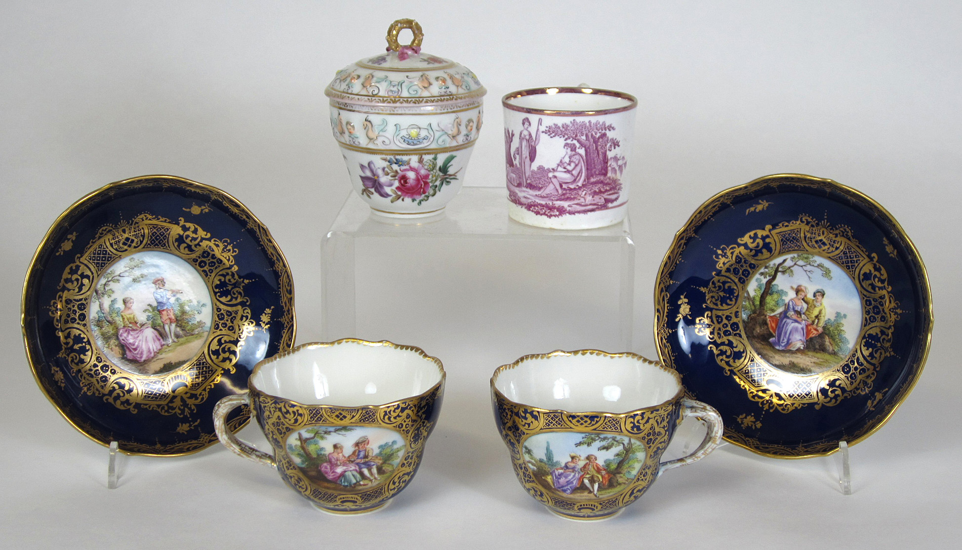 GROUP OF CONTINENTAL PORCELAIN WARES