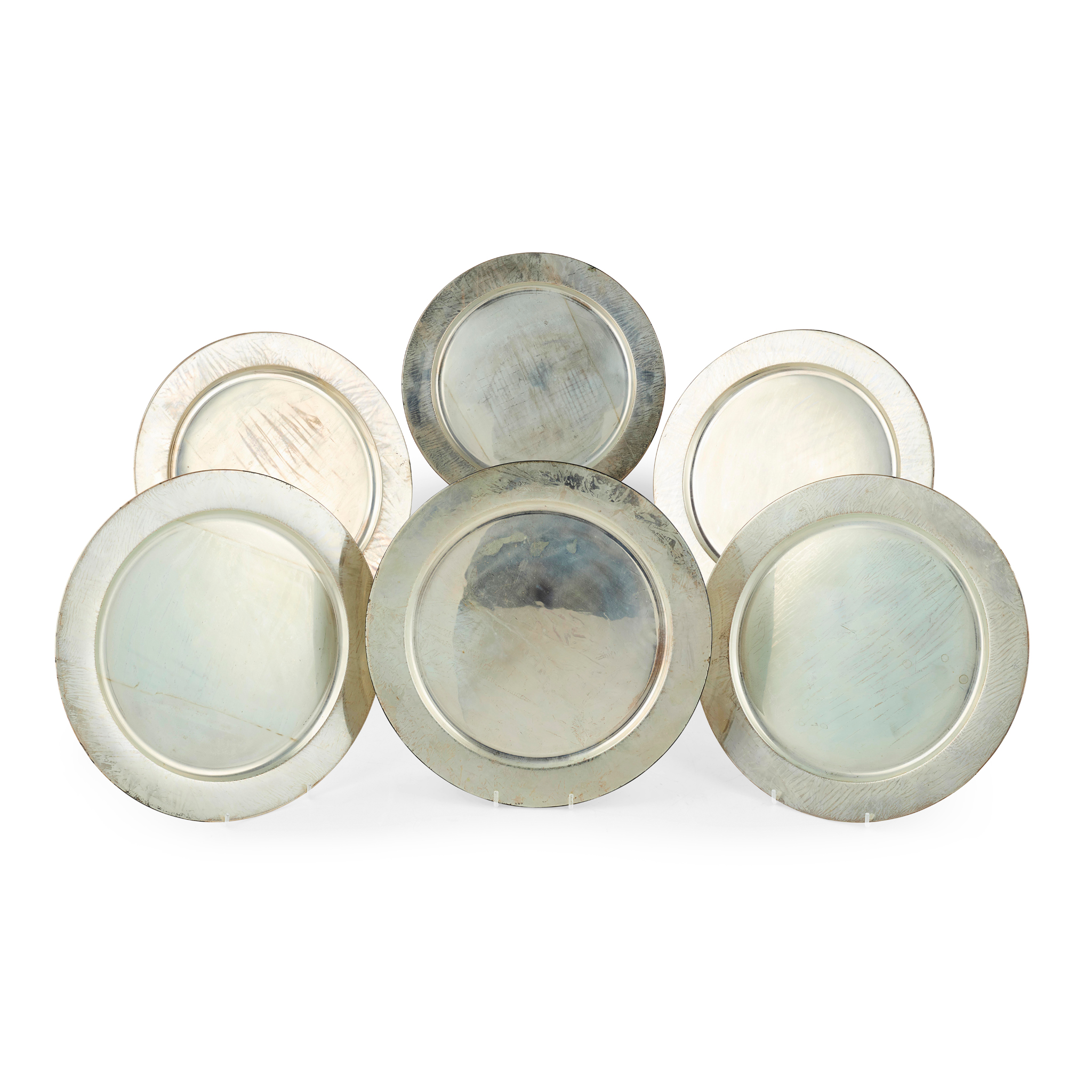 A SET OF SIX 20TH CENTURY MEXICAN CHARGERS