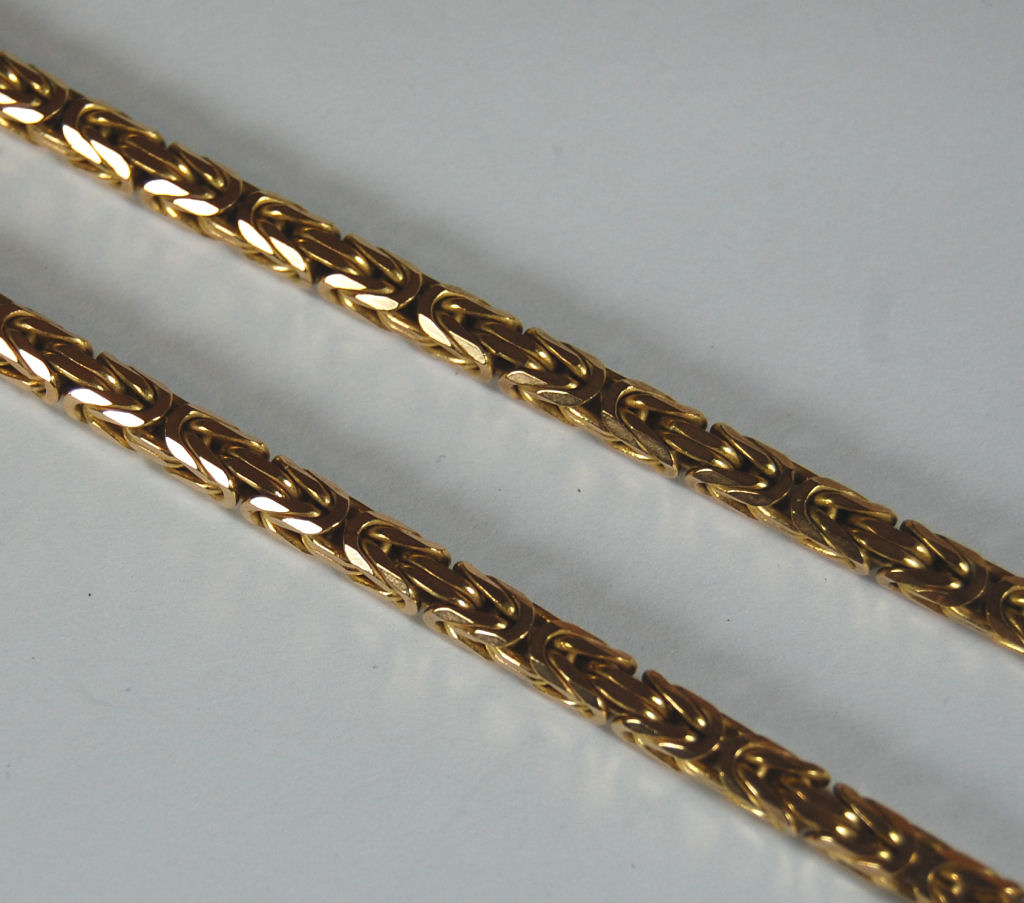 A modern 9ct gold Byzantine link necklace