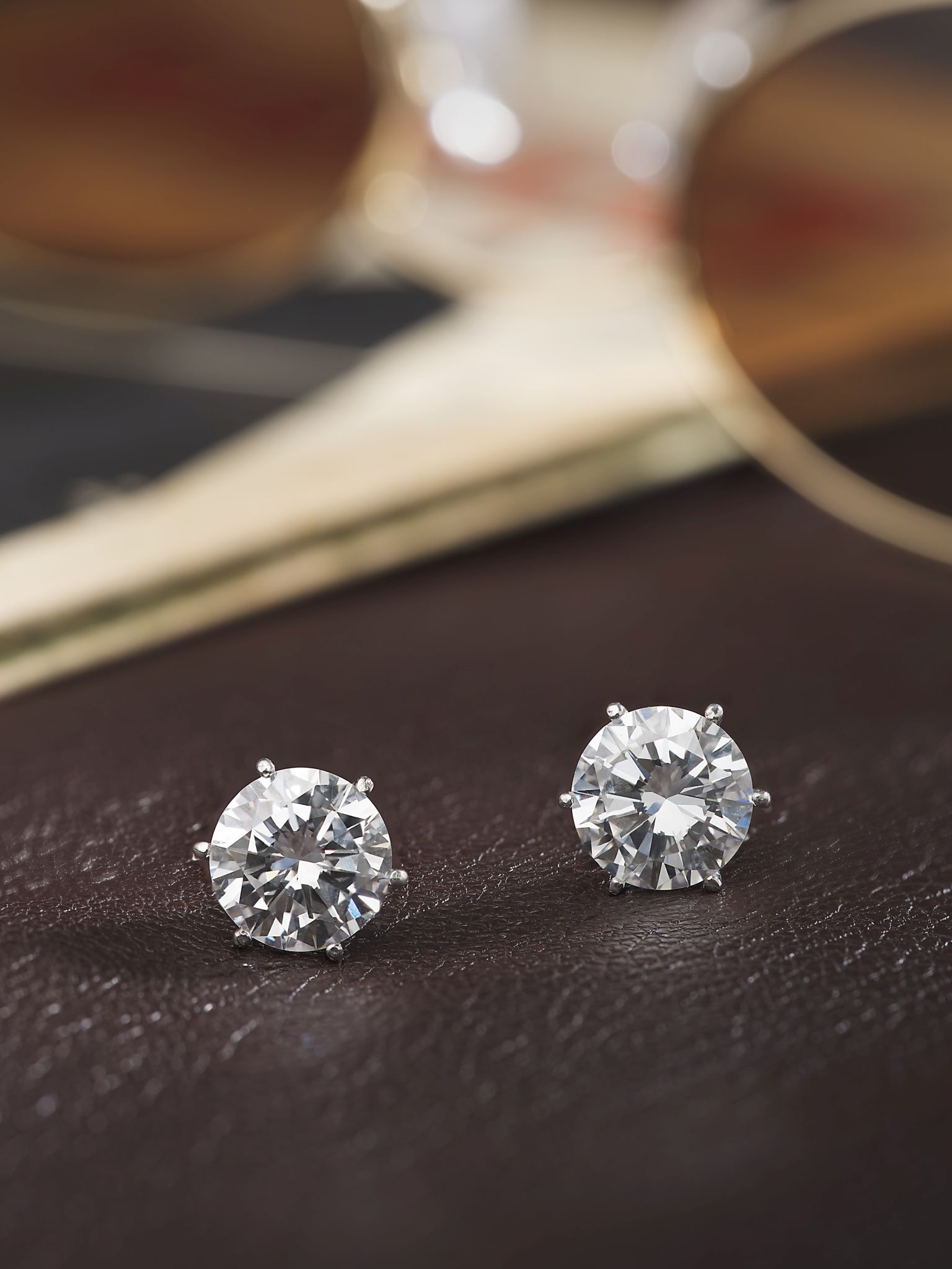 A pair of diamond earstuds