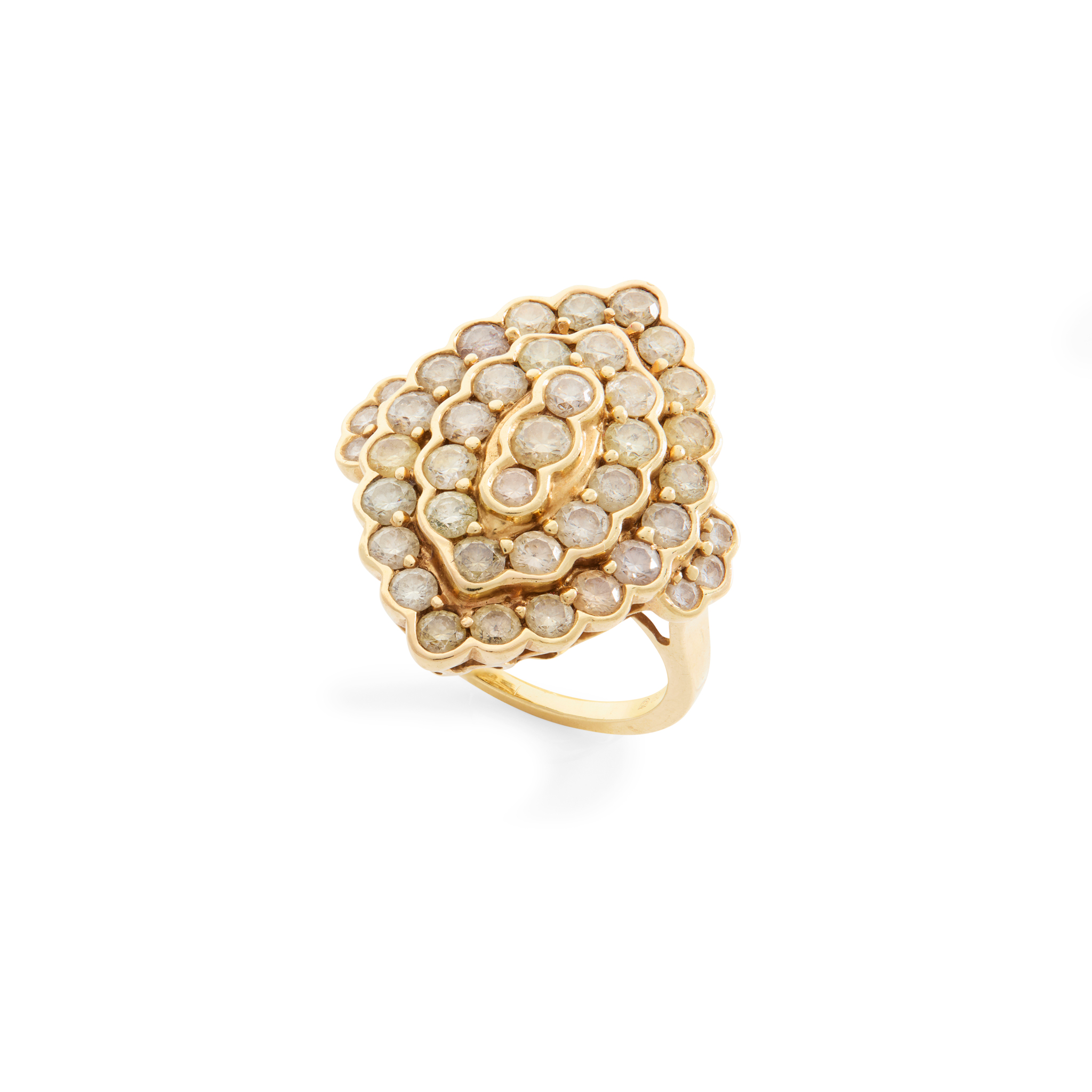 A diamond cluster ring