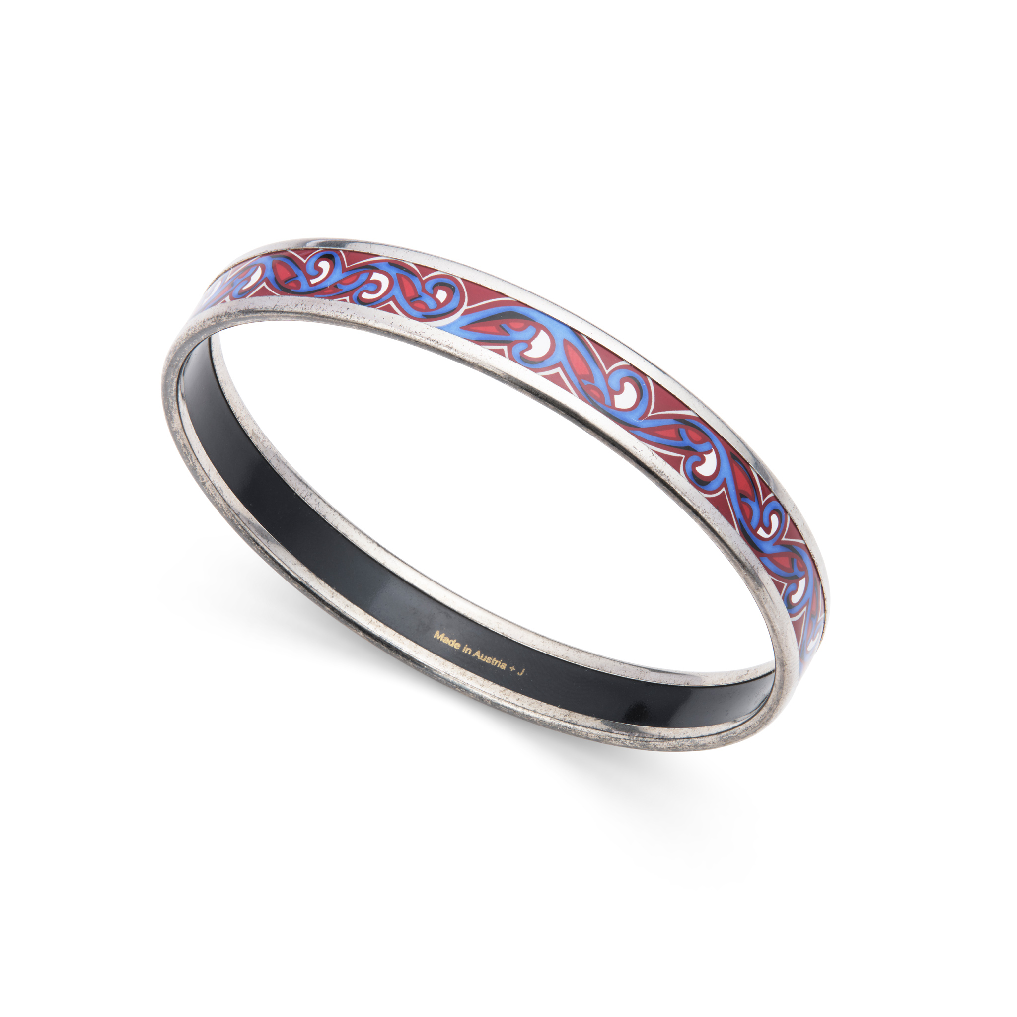 Hèrmes: An enamel bangle