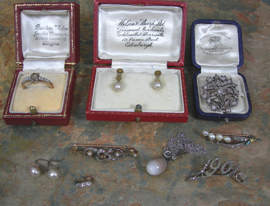 A seed pearl and rose cut diamond set ring,