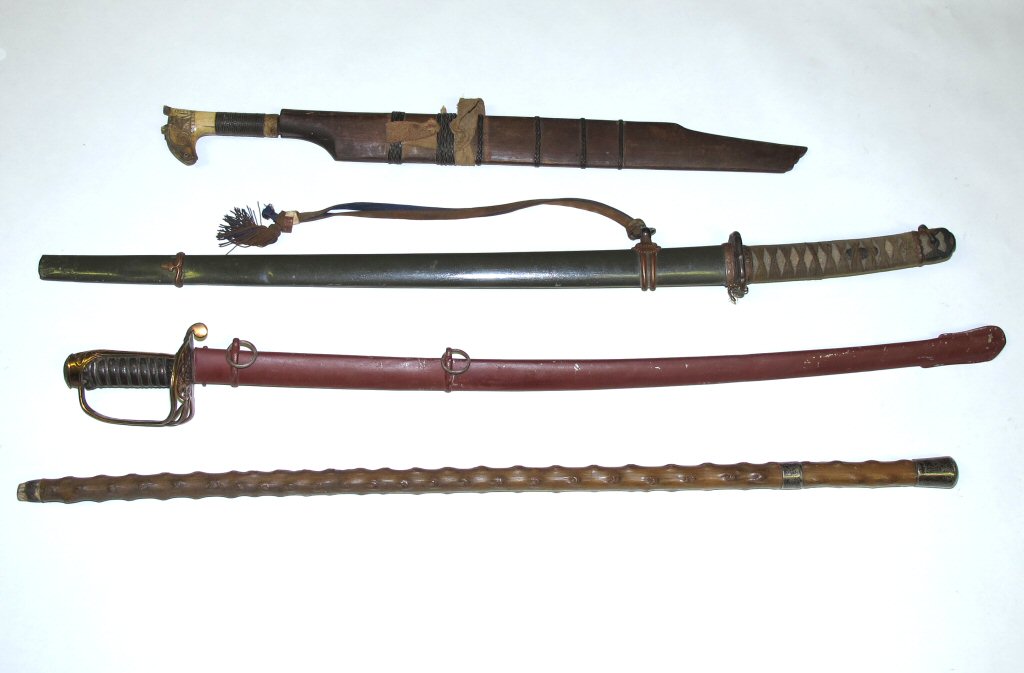 GROUP OF EDGED WEAPONS