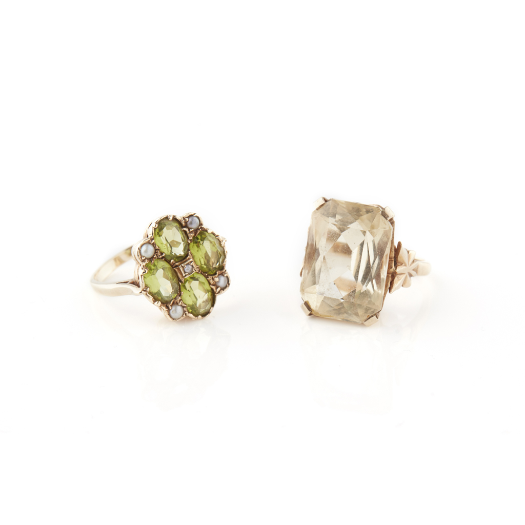 A peridot and seed pearl ring