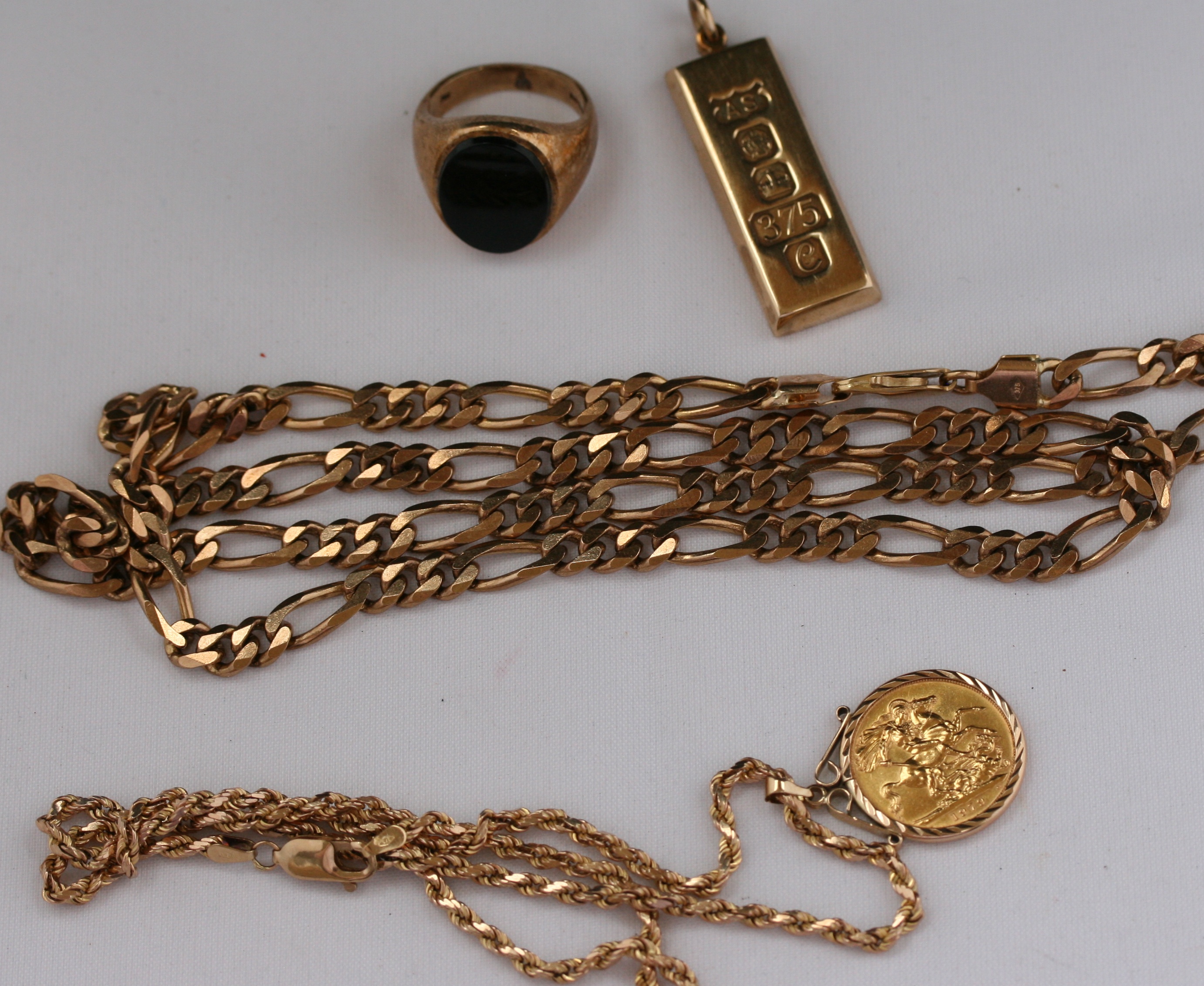 A group of gold jewellery to include