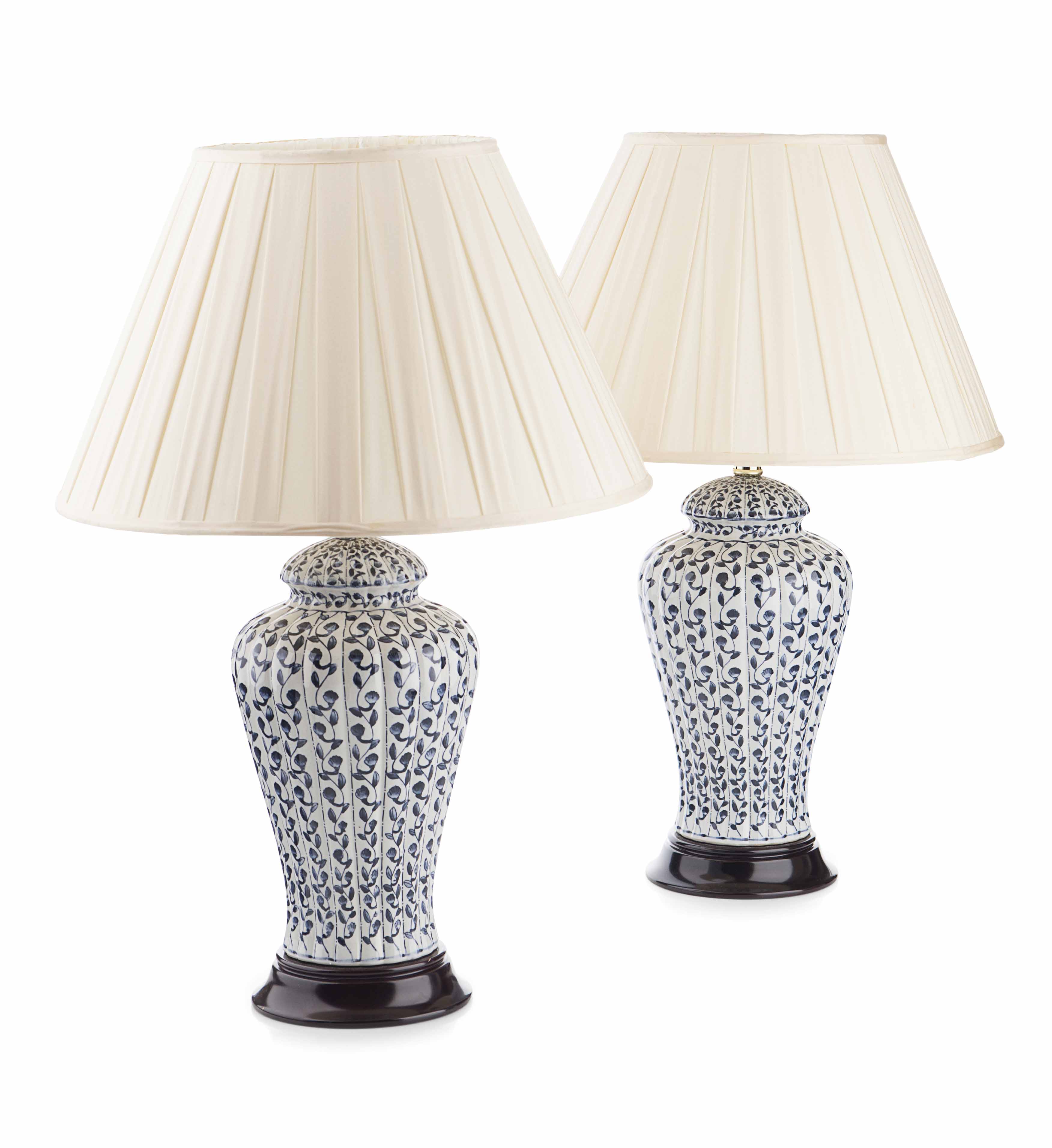 TWO PAIRS OF TABLE LAMPS