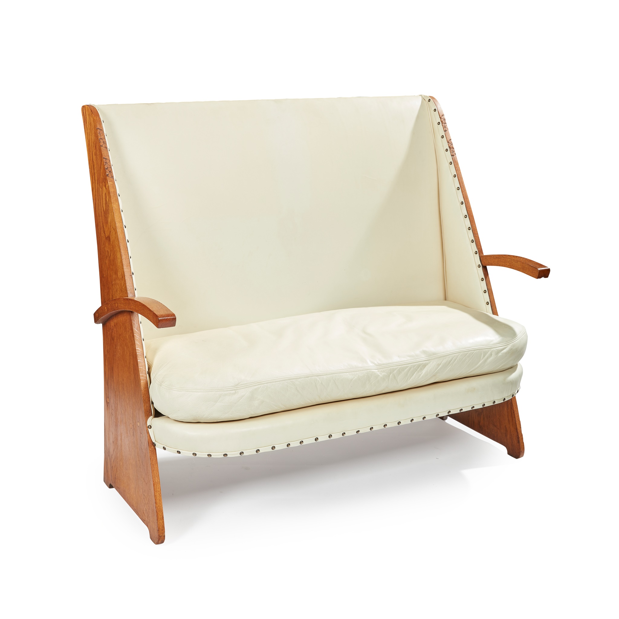 E. GOMME, HIGH WYCOMBE (ATTRIBUTED MAKER)