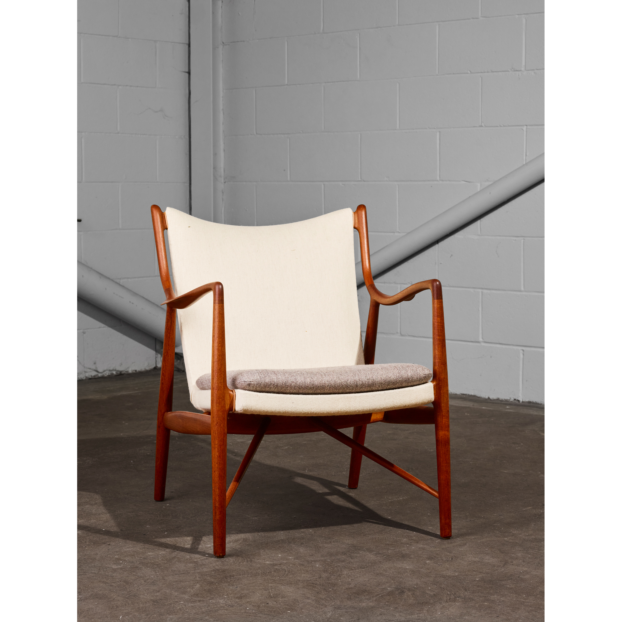 FINN JUHL (DANISH 1912-1989)