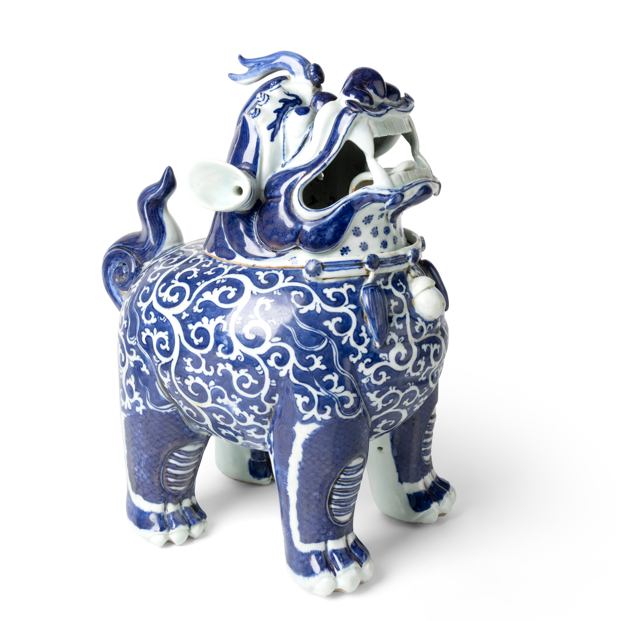 LARGE CHINESE BLUE AND WHITE 'LUDUAN' INCENSE BURNER
