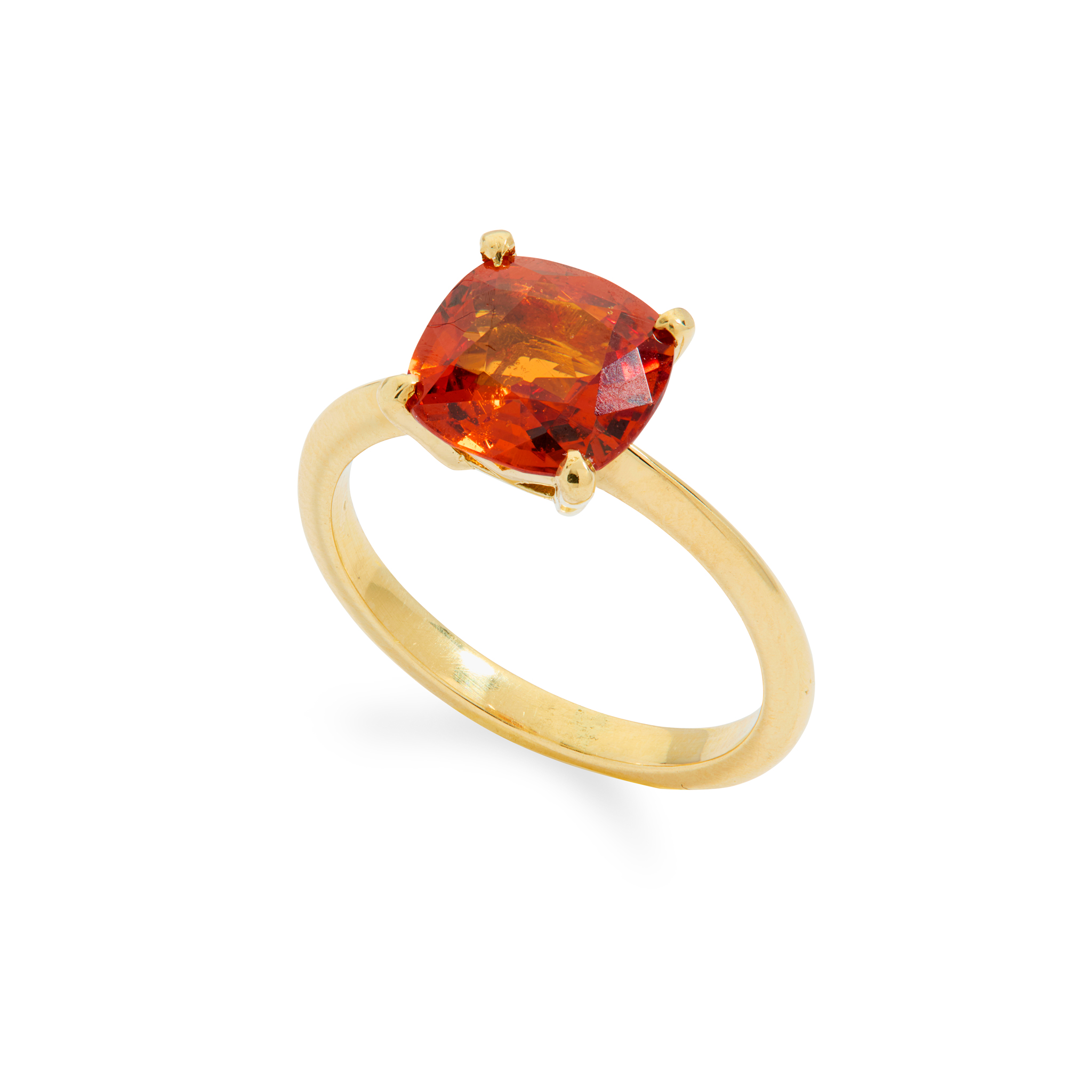 A hessonite garnet single-stone ring