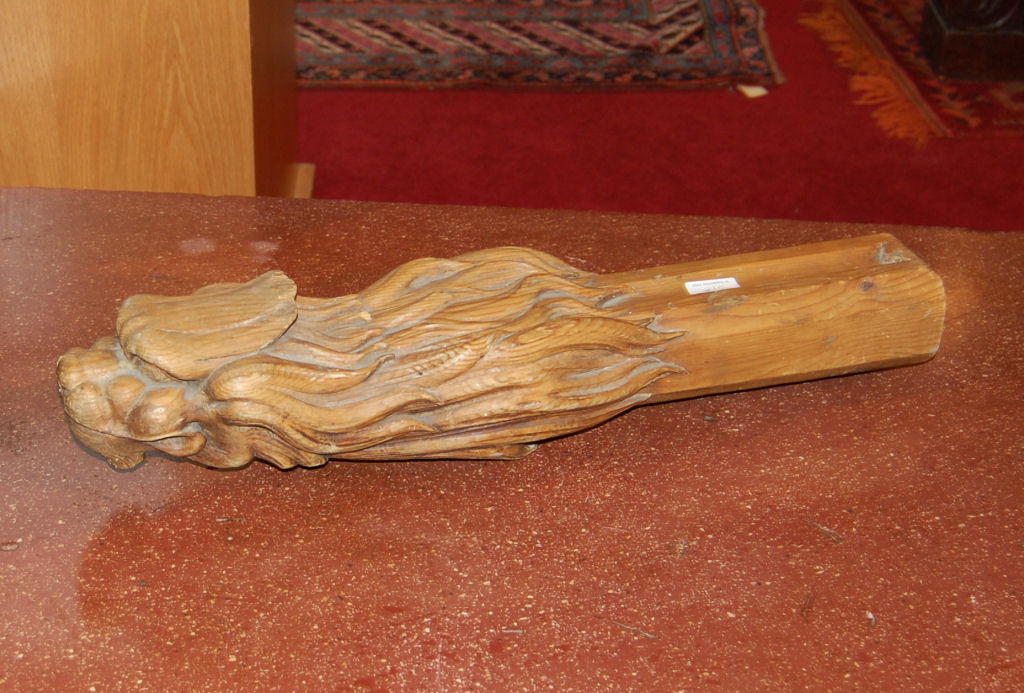 CARVED WOOD DRAGON HEAD BRACKET