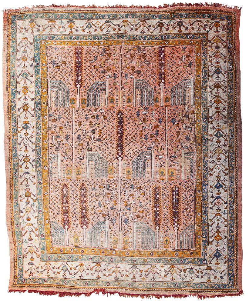 USHAK CARPET
