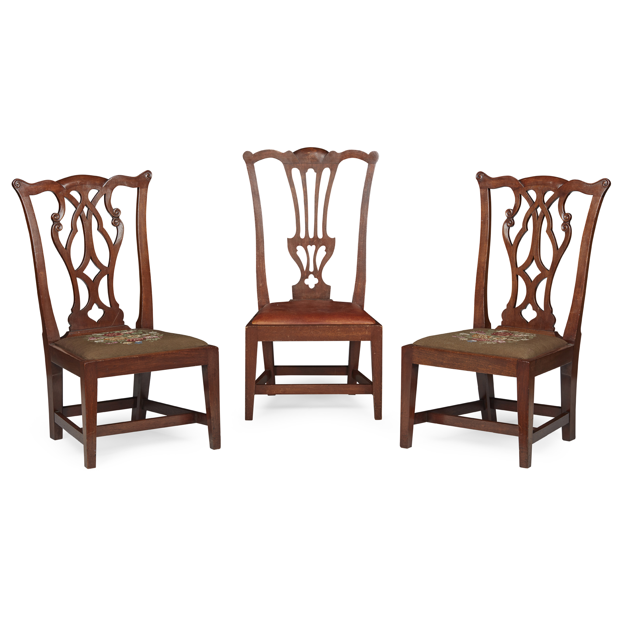 A PAIR OF GEORGIAN STYLE MAHOGANY GOSSIP CHAIRS